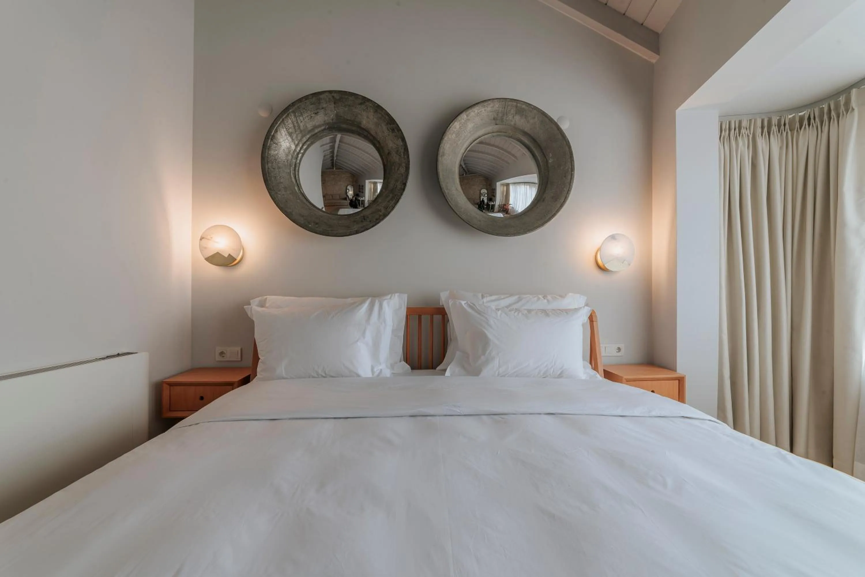 Bed in Karargah Urla