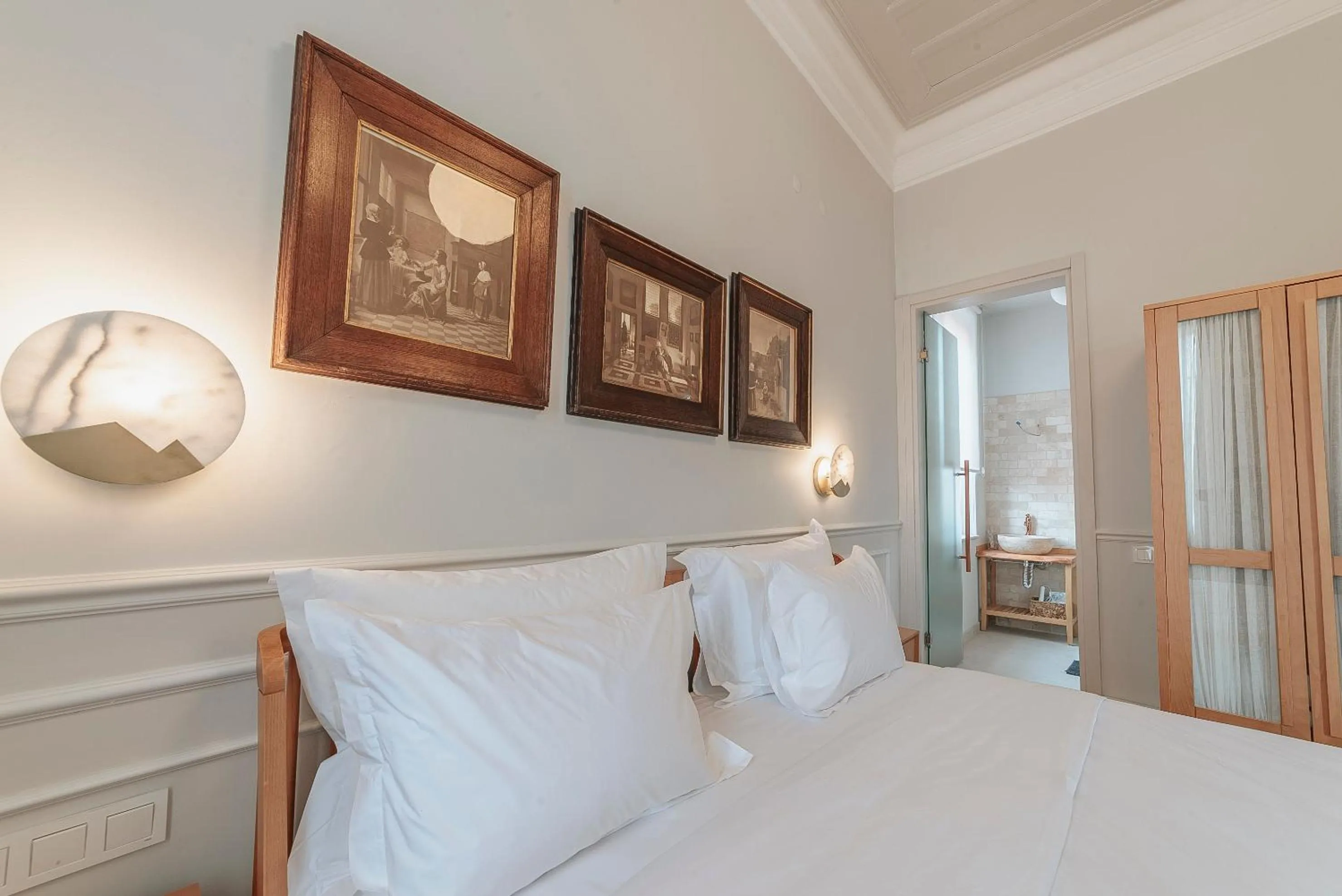 Bed in Karargah Urla