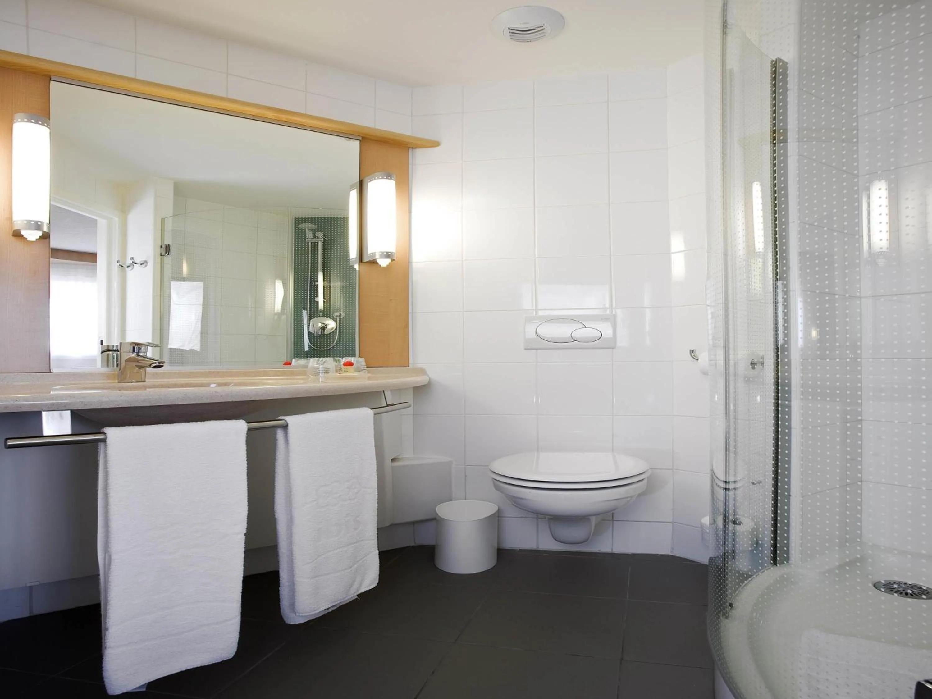 Property building in Ibis Cotonou