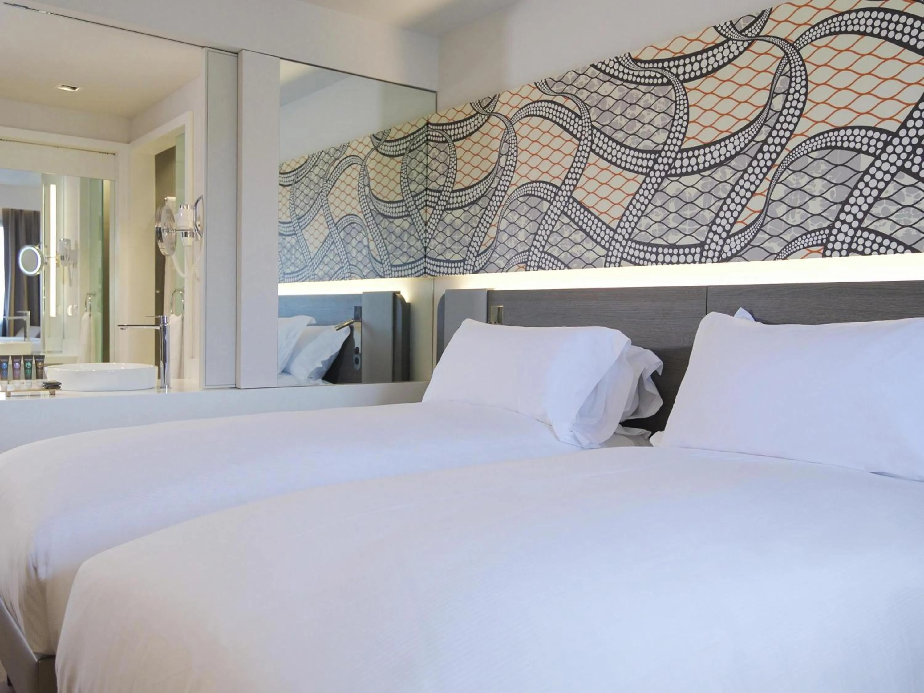 Bedroom, Bed in Novotel Cotonou Orisha