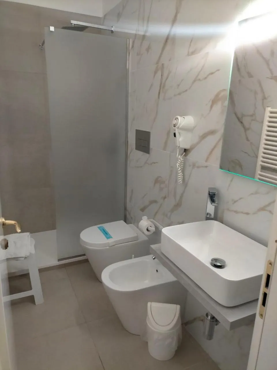 Bathroom in Leon D'Oro