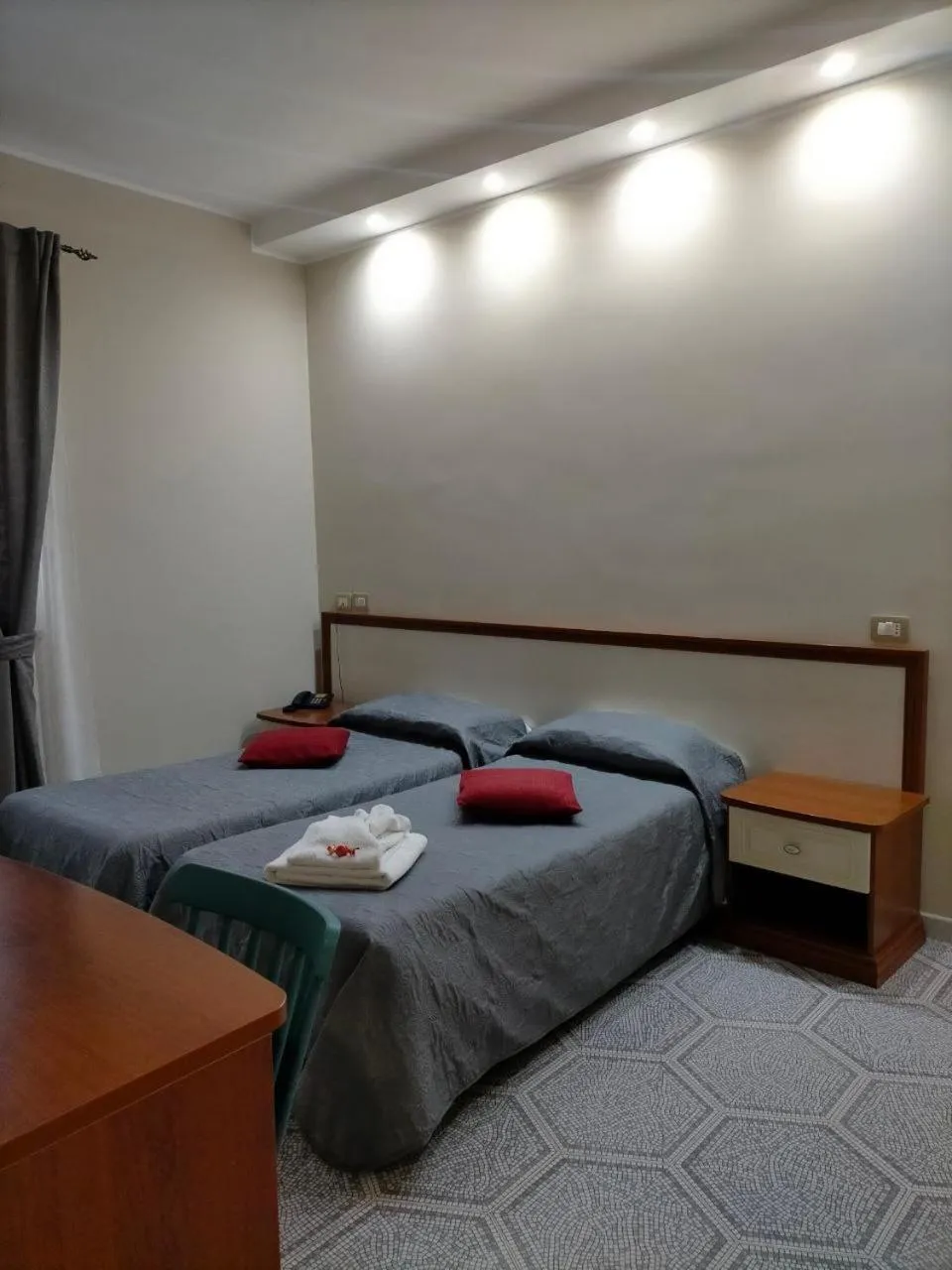 sunbed, Bed in Leon D'Oro