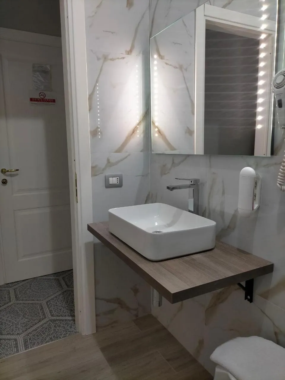 Bathroom in Leon D'Oro