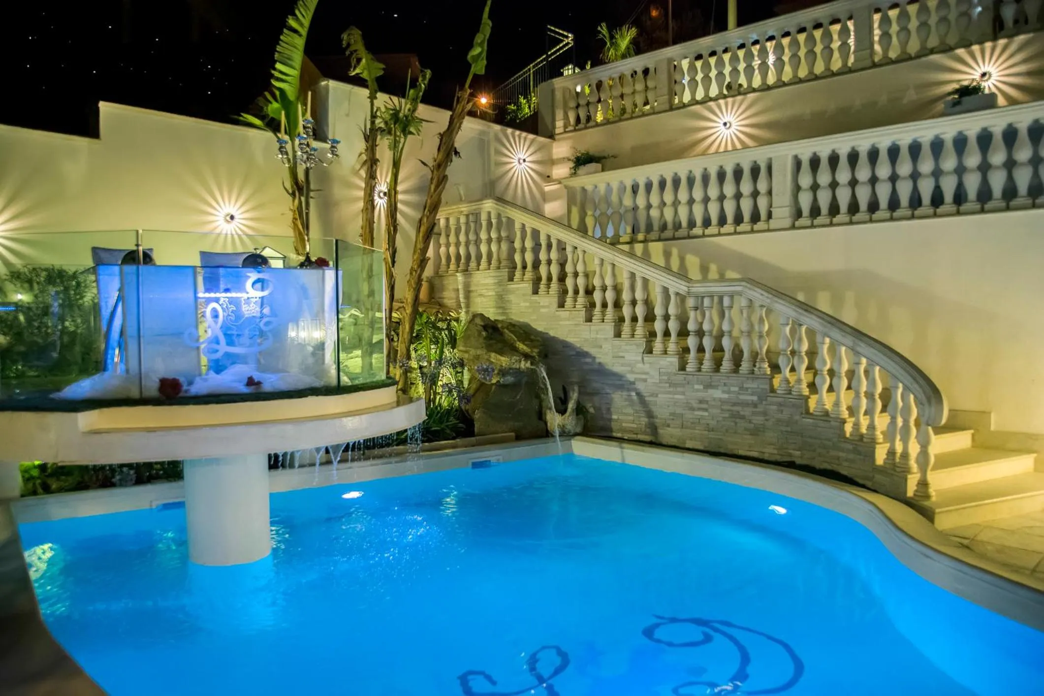 Property building in Leon D'Oro