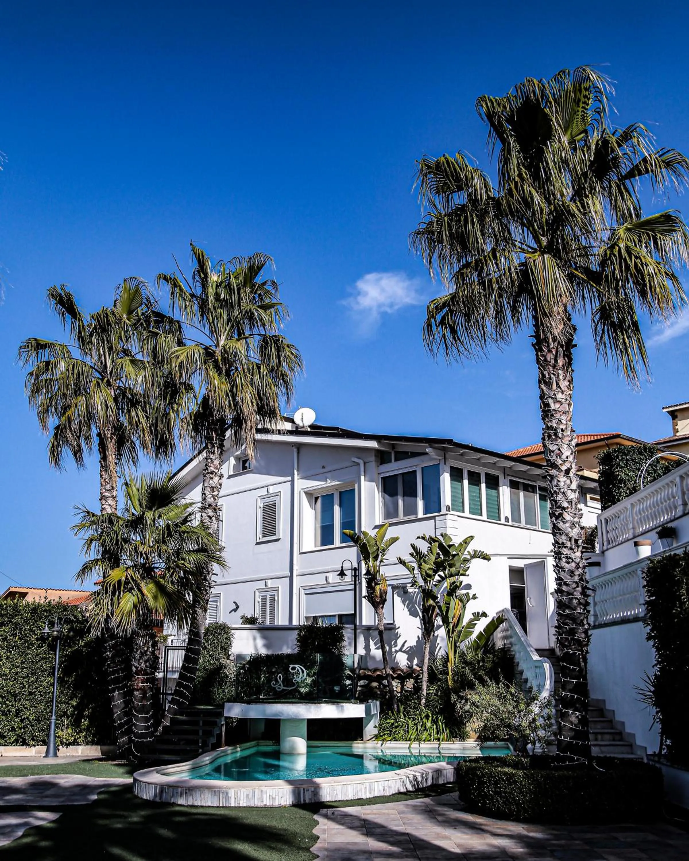 Property building in Leon D'Oro