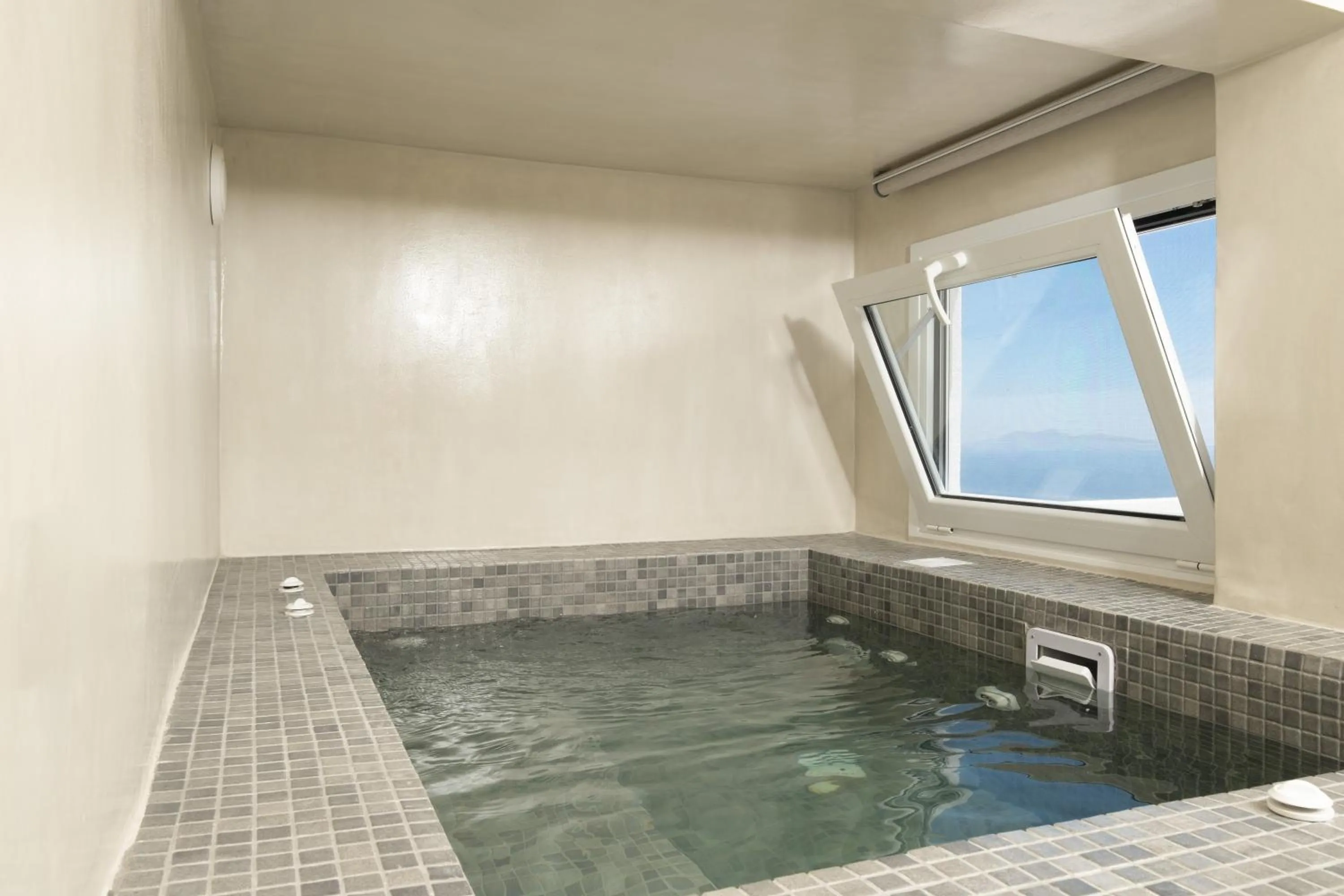 Hot Tub in Centro Suite