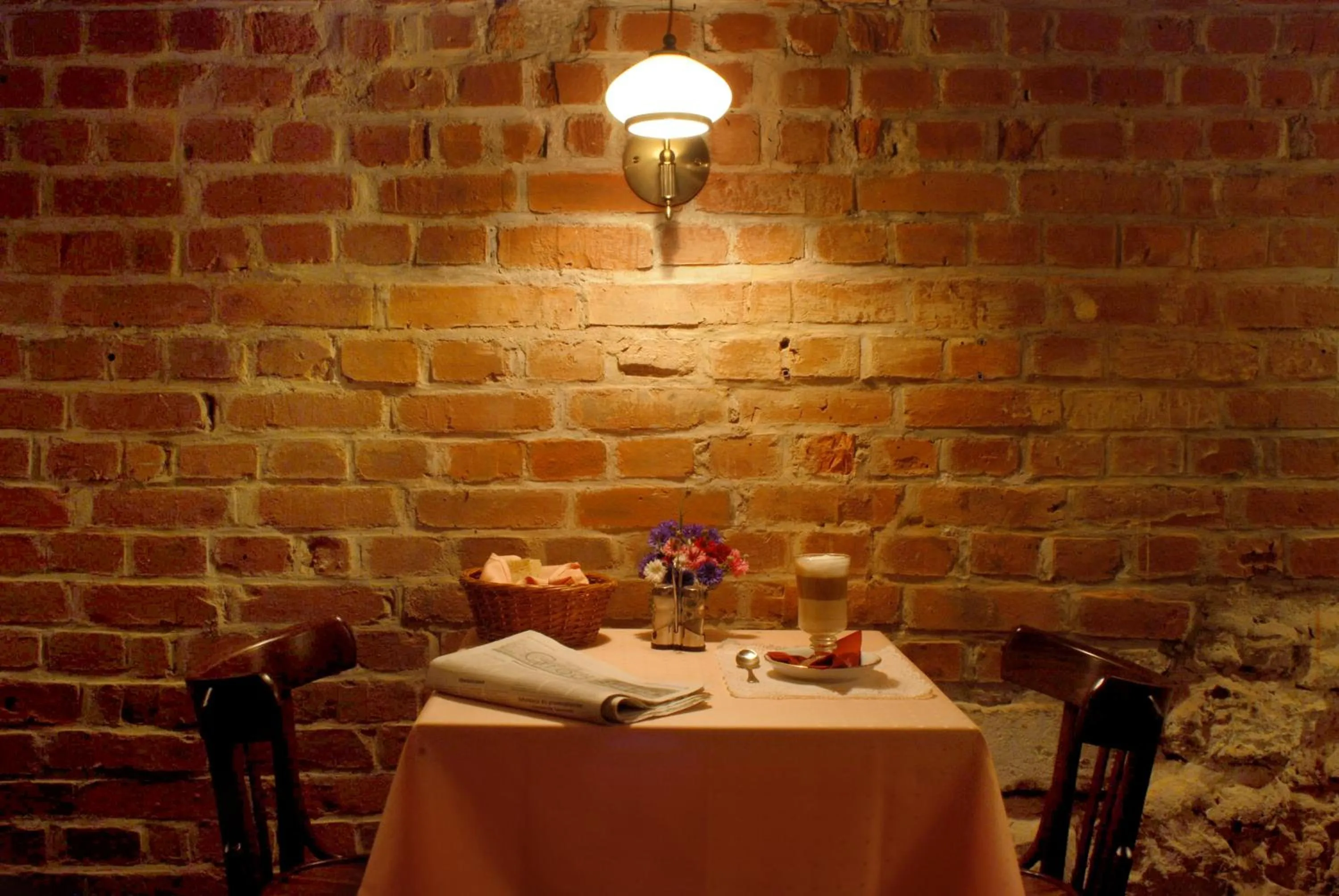 Restaurant/places to eat in Dom Casimi