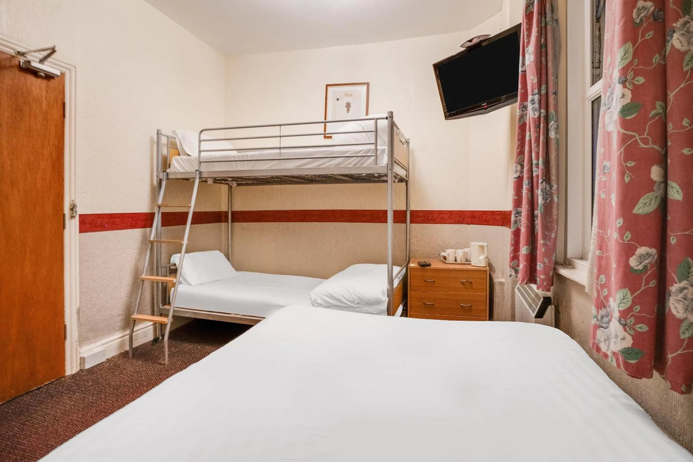 Bedroom in Chesterton Hotel, Blackpool South Shore