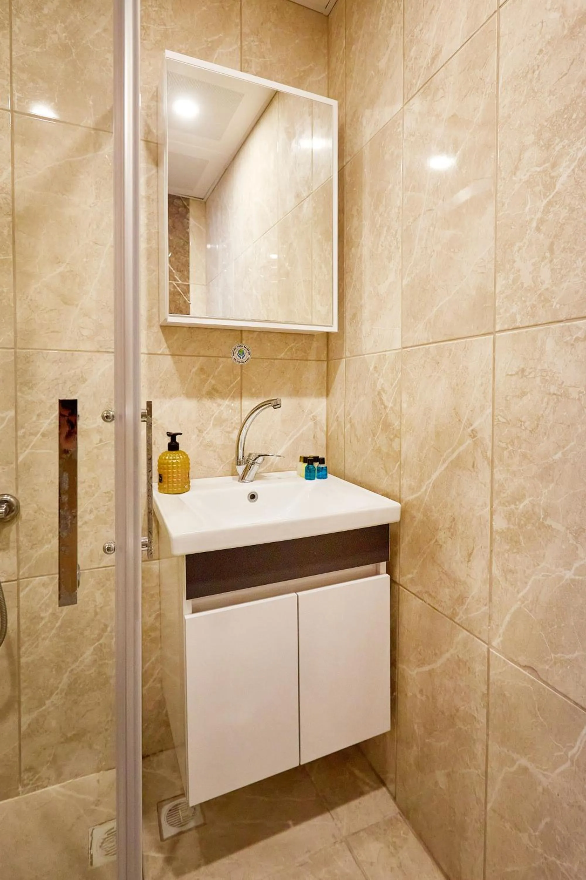 Bathroom in Ardey Hotel