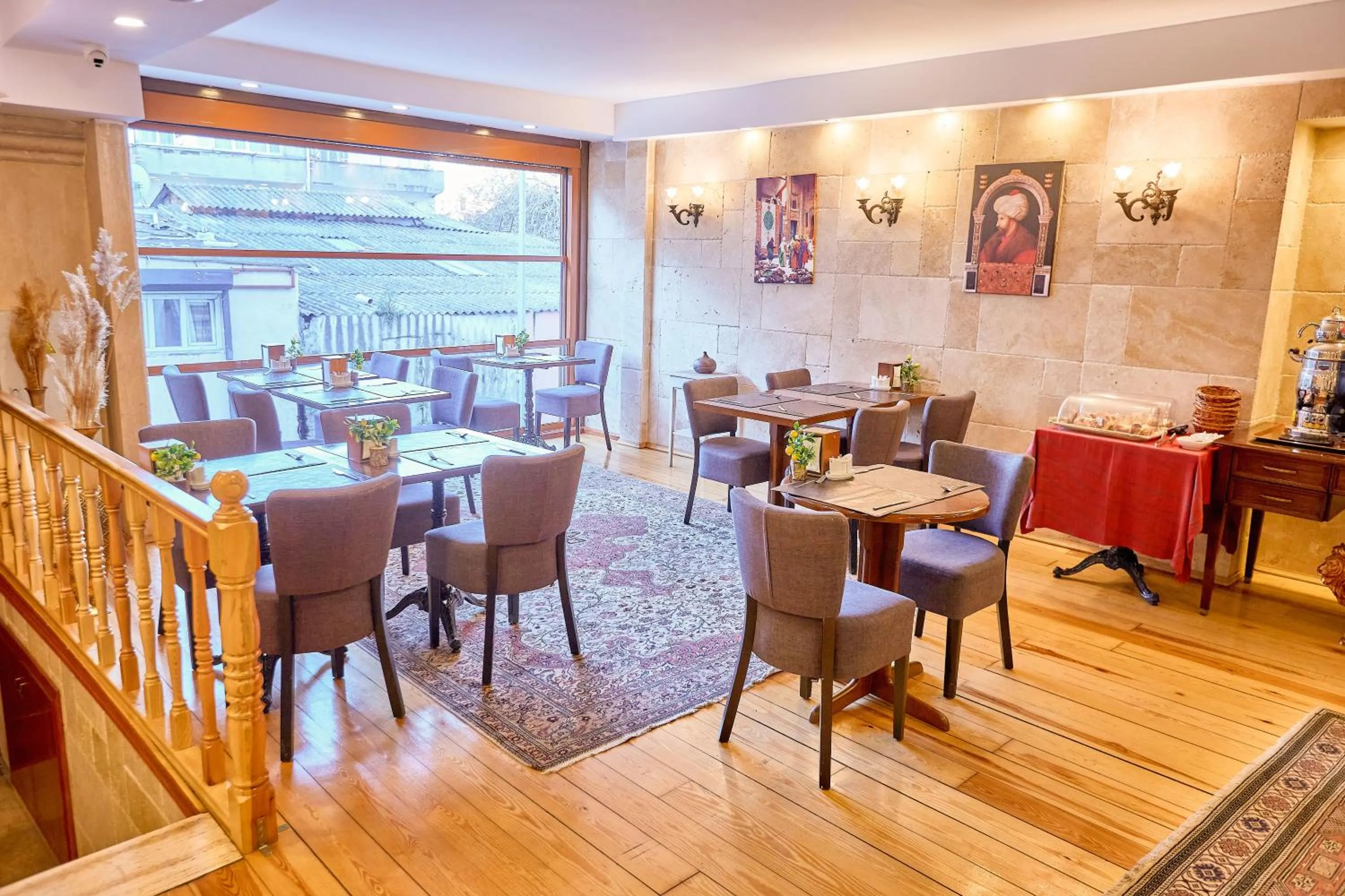 Restaurant/places to eat in Ardey Hotel