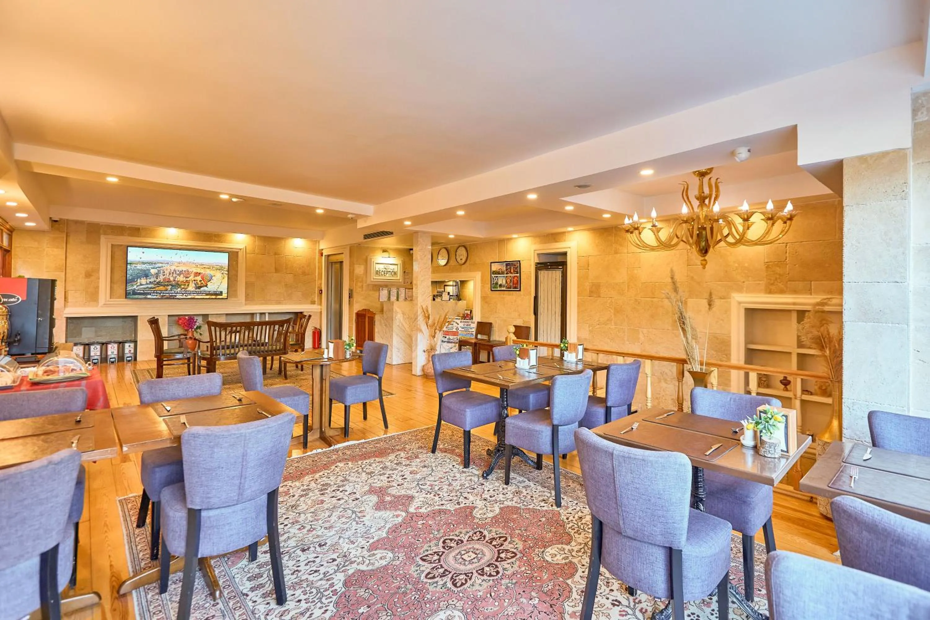 Restaurant/places to eat in Ardey Hotel