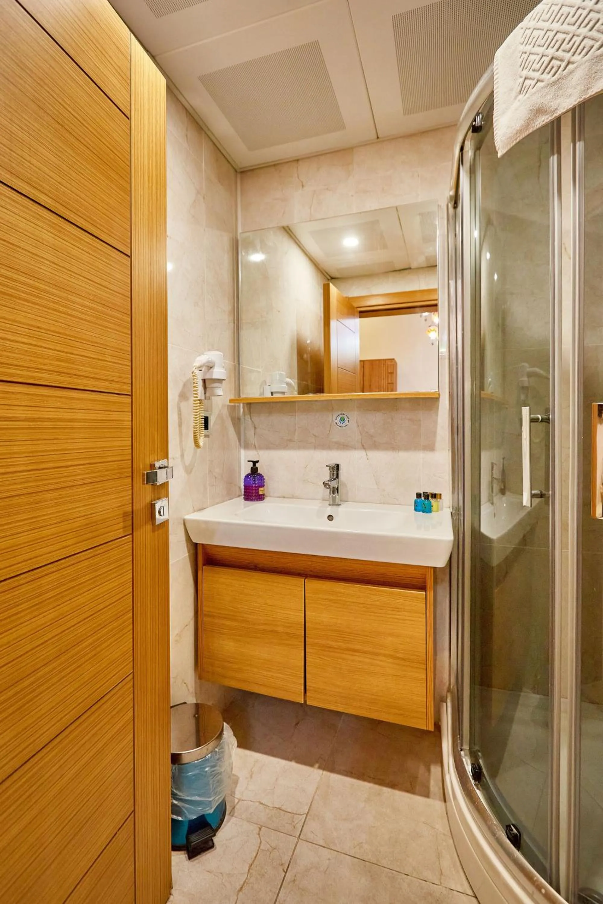 Bathroom in Ardey Hotel