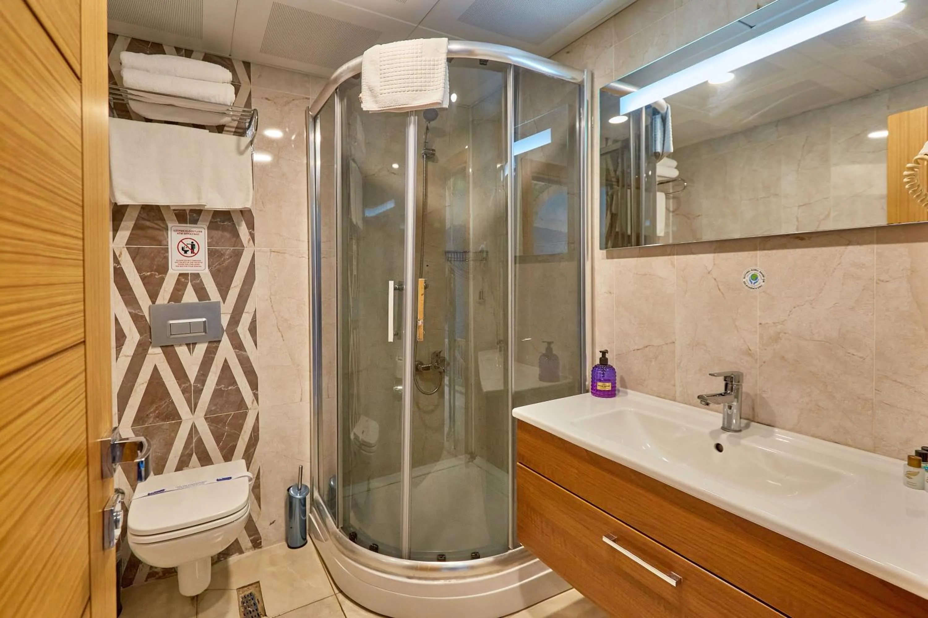 Bathroom in Ardey Hotel