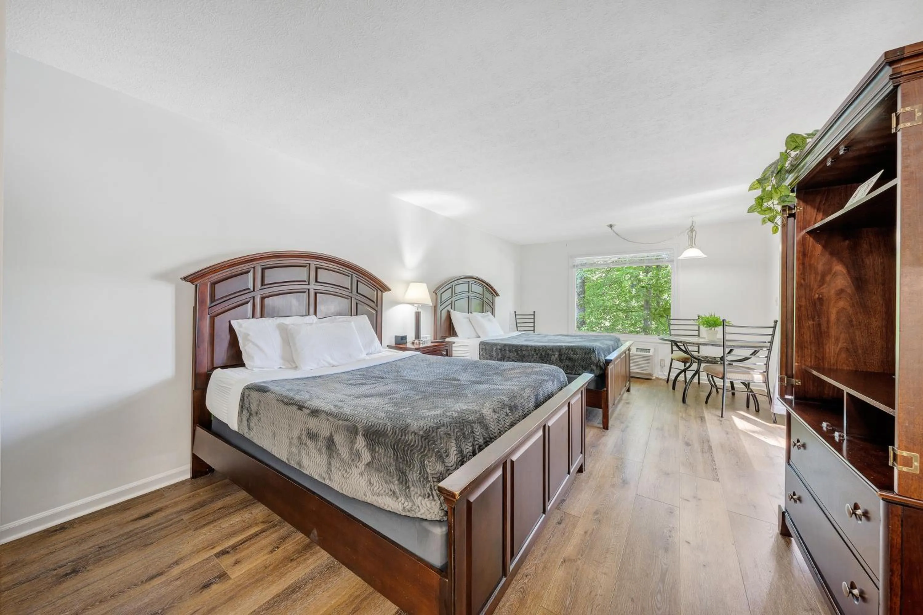 Bedroom, Bed in Halesford Harbour Resort - Smith Mountain Lake