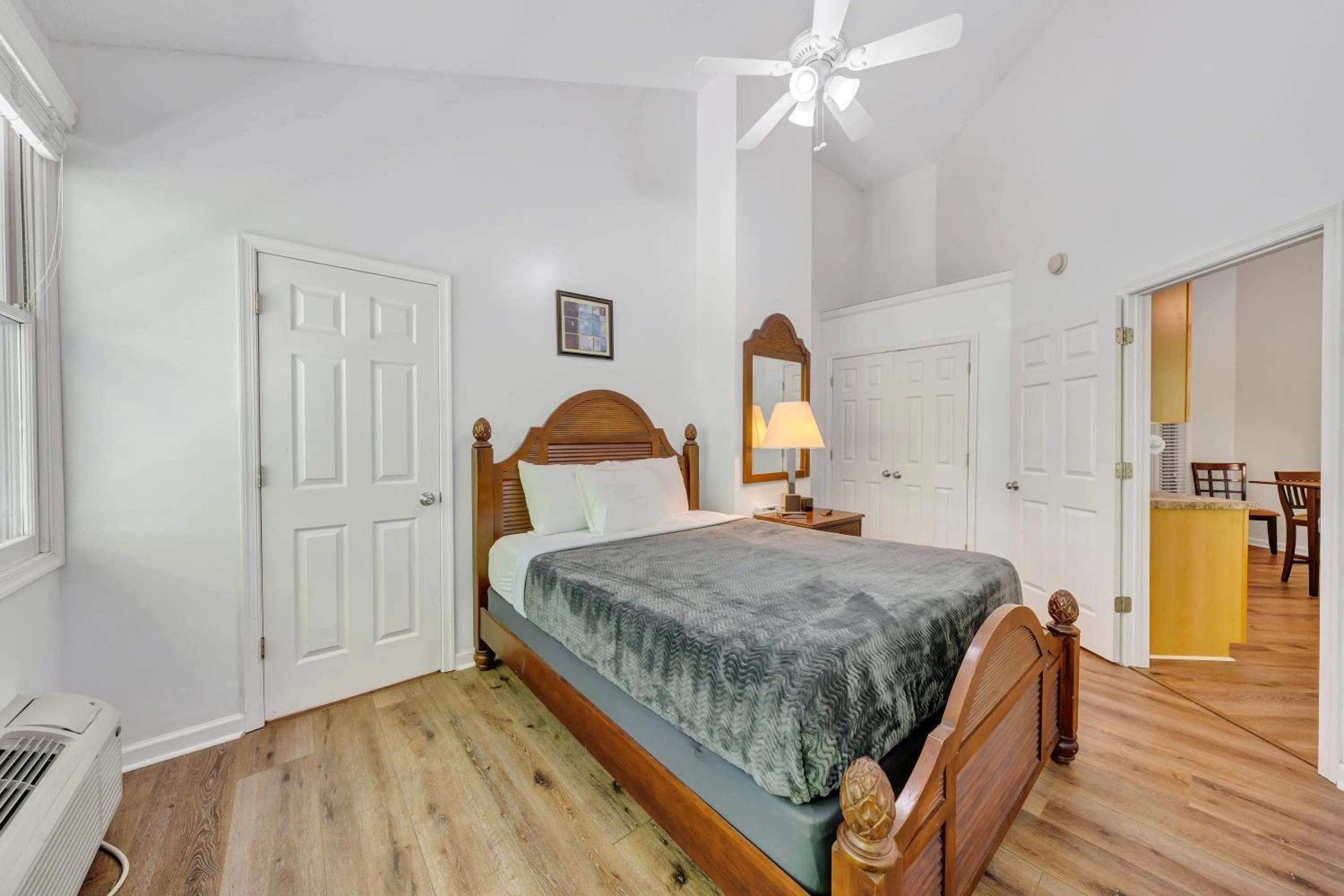 Bedroom, Bed in Halesford Harbour Resort - Smith Mountain Lake