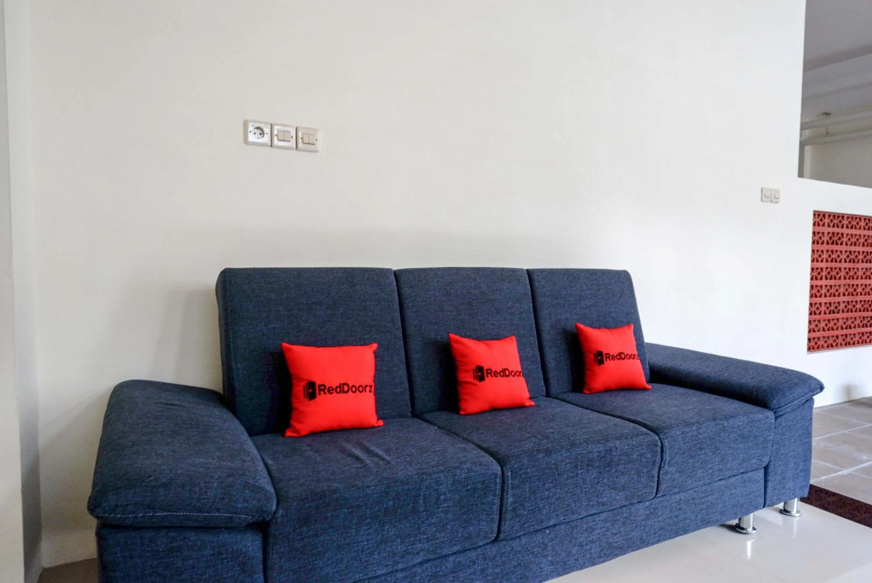 Living room in RedDoorz Plus near Pasar Gede Solo