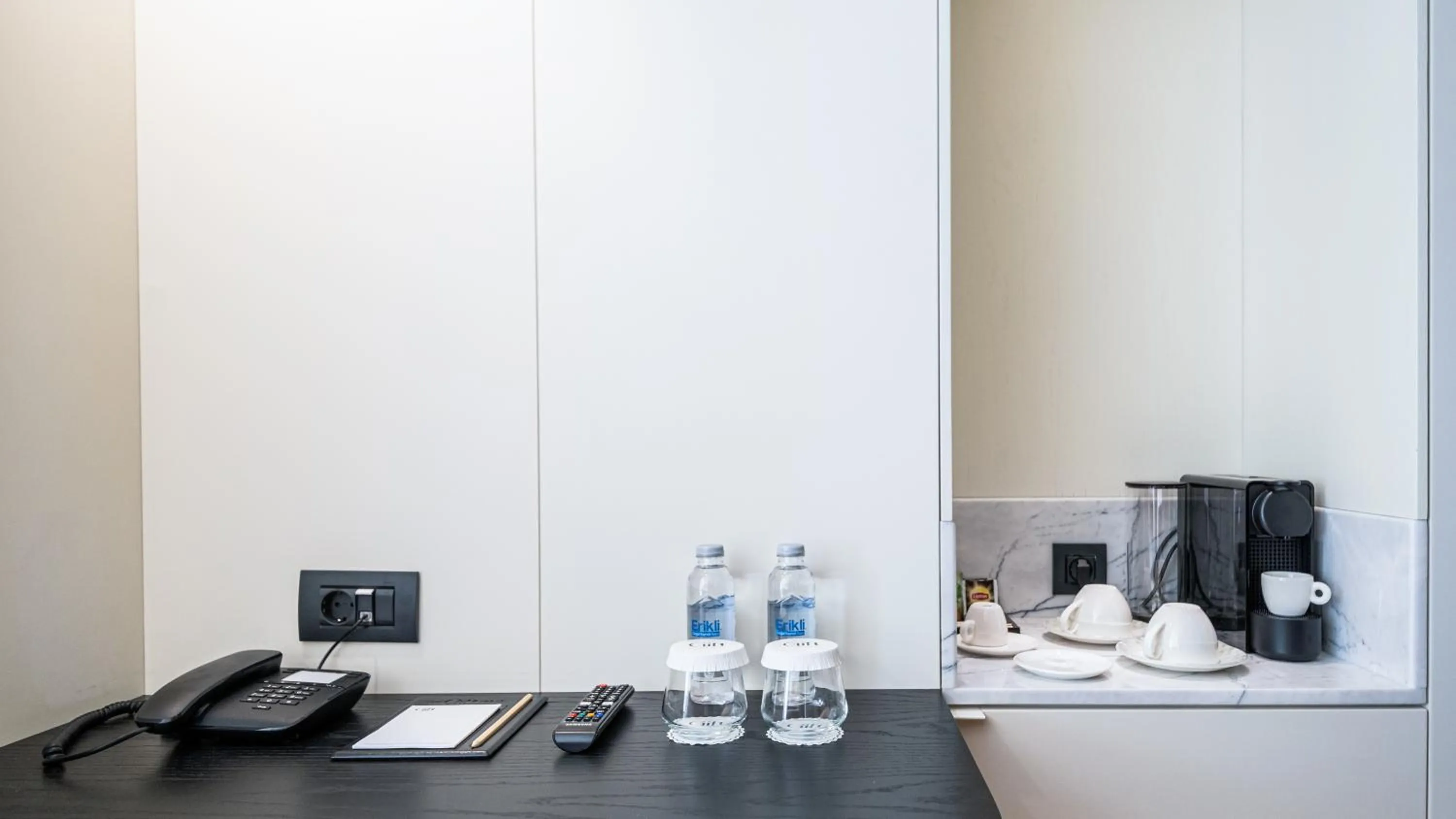 Coffee/tea facilities in The Gift Hotel