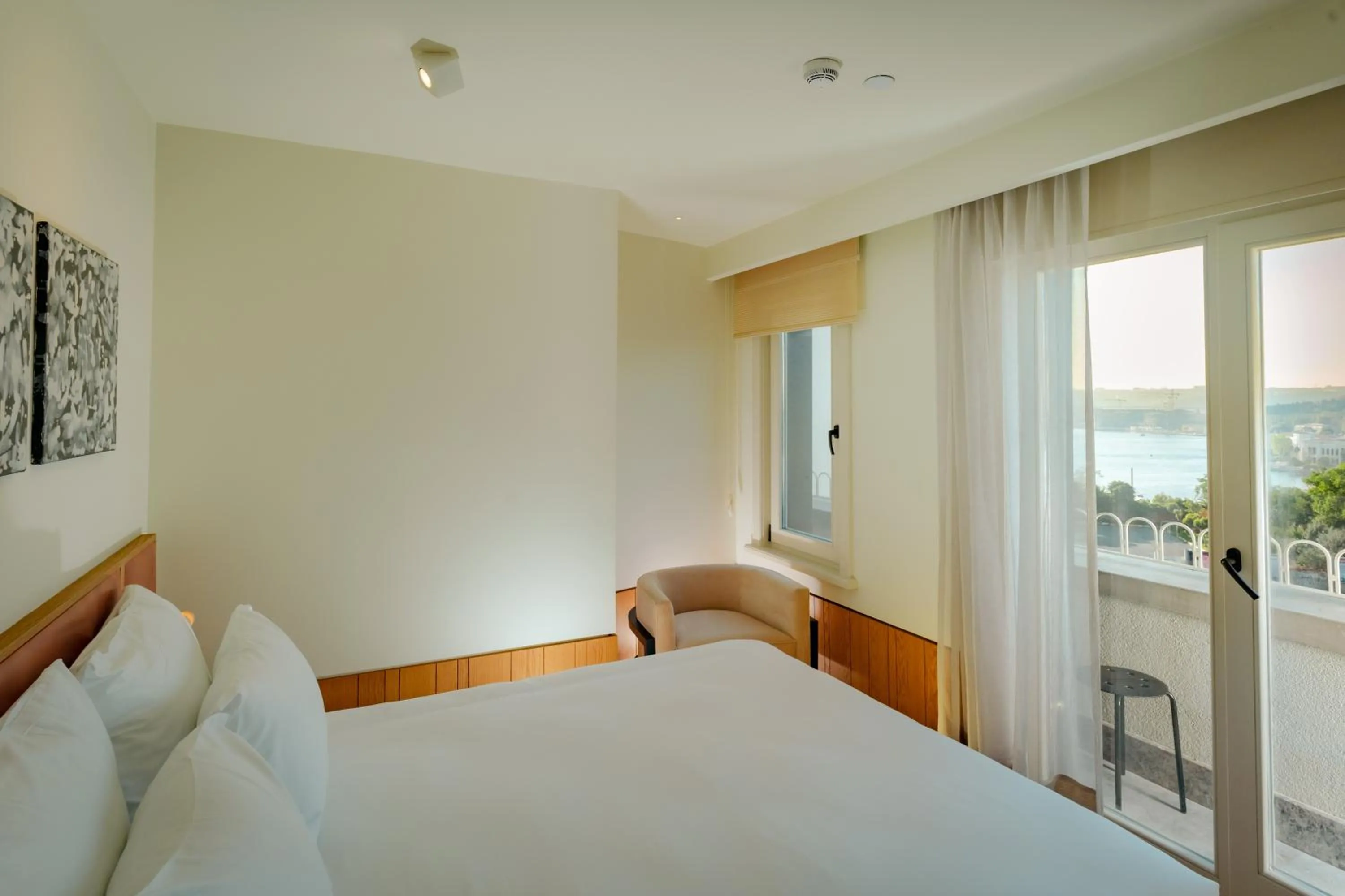 Massage, Bed in The Gift Hotel