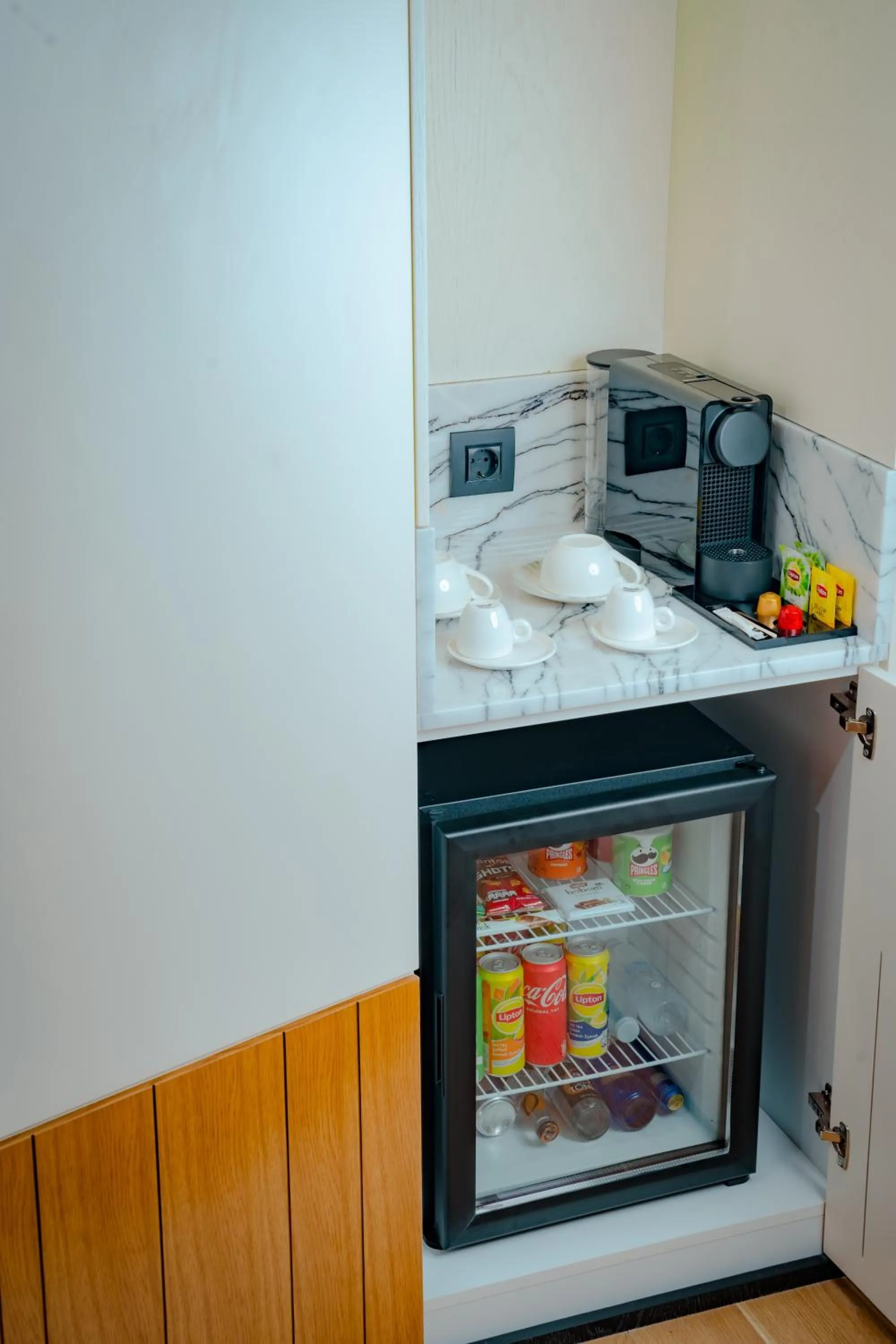 oven in The Gift Hotel