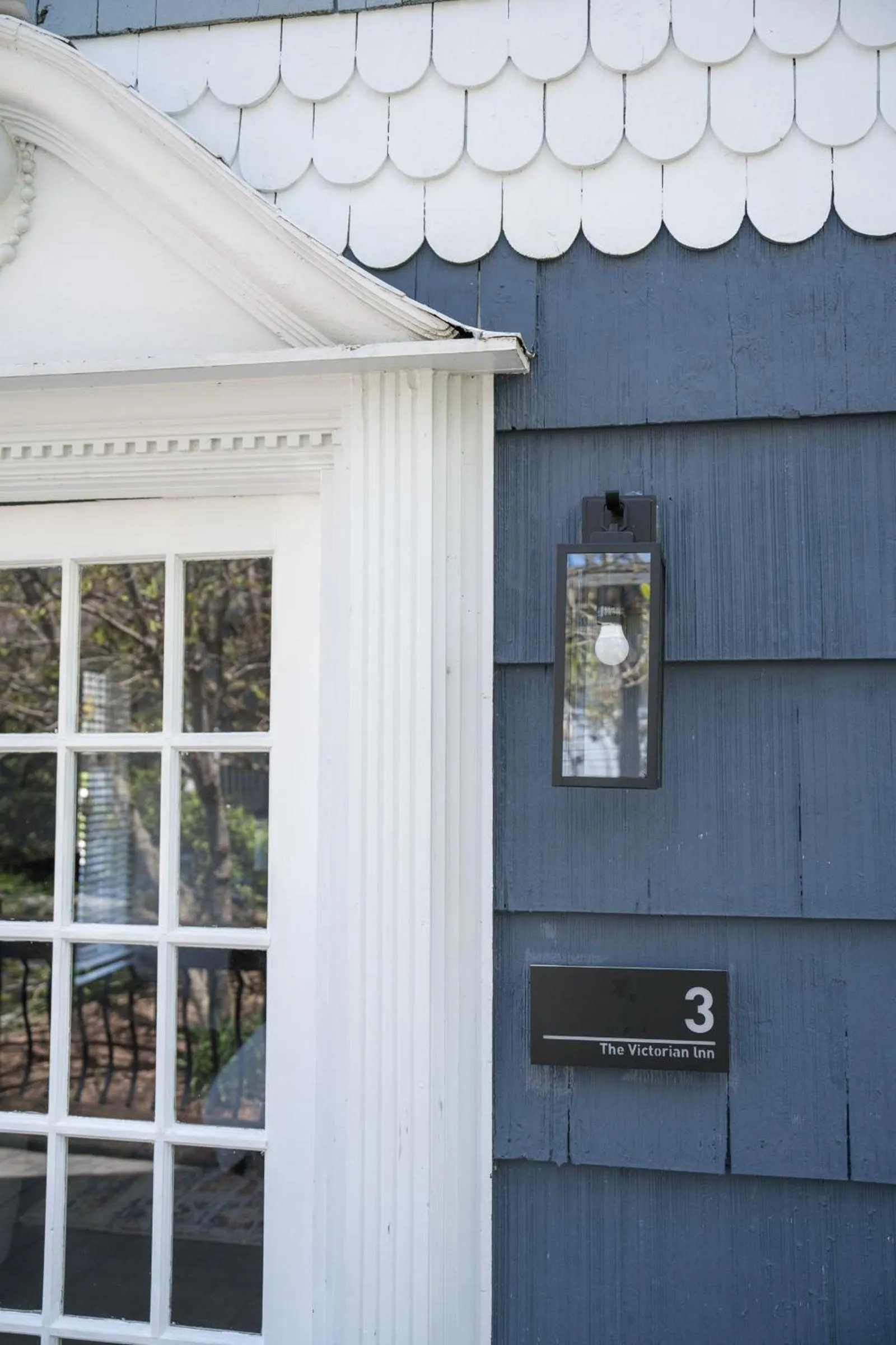 Facade/entrance in The Victorian Inn Blowing Rock