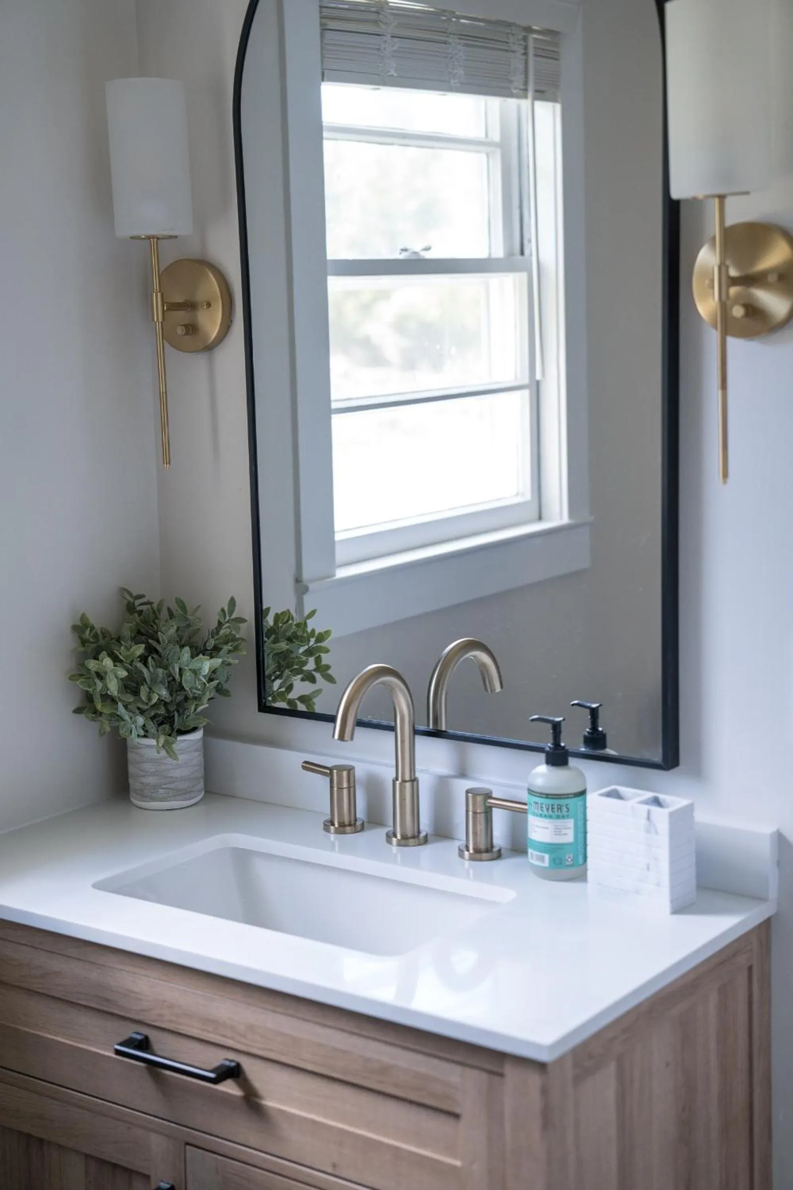 Bathroom in The Victorian Inn Blowing Rock