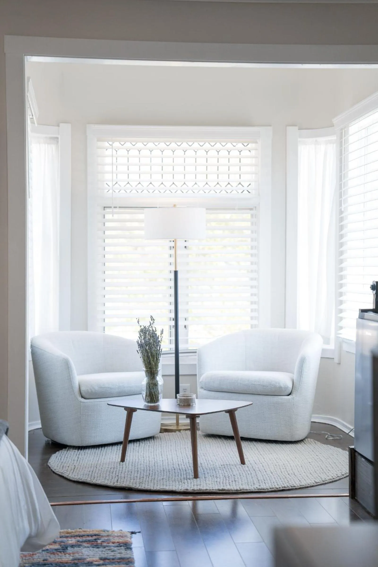 Seating area in The Victorian Inn Blowing Rock