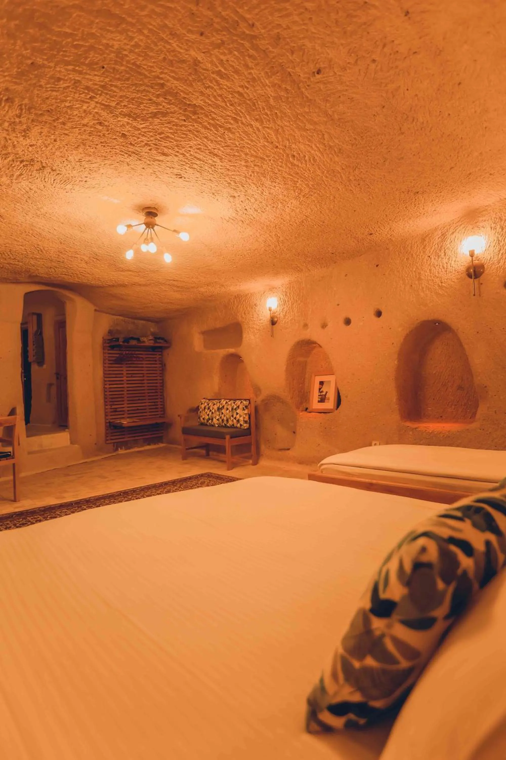 Bedroom, Bed in Pinhan Cave Suites