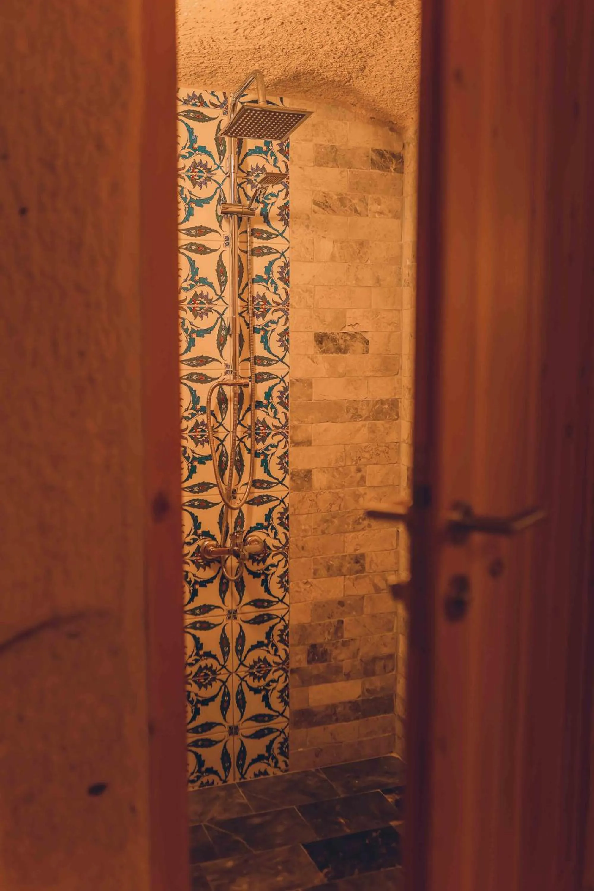 Bathroom in Pinhan Cave Suites