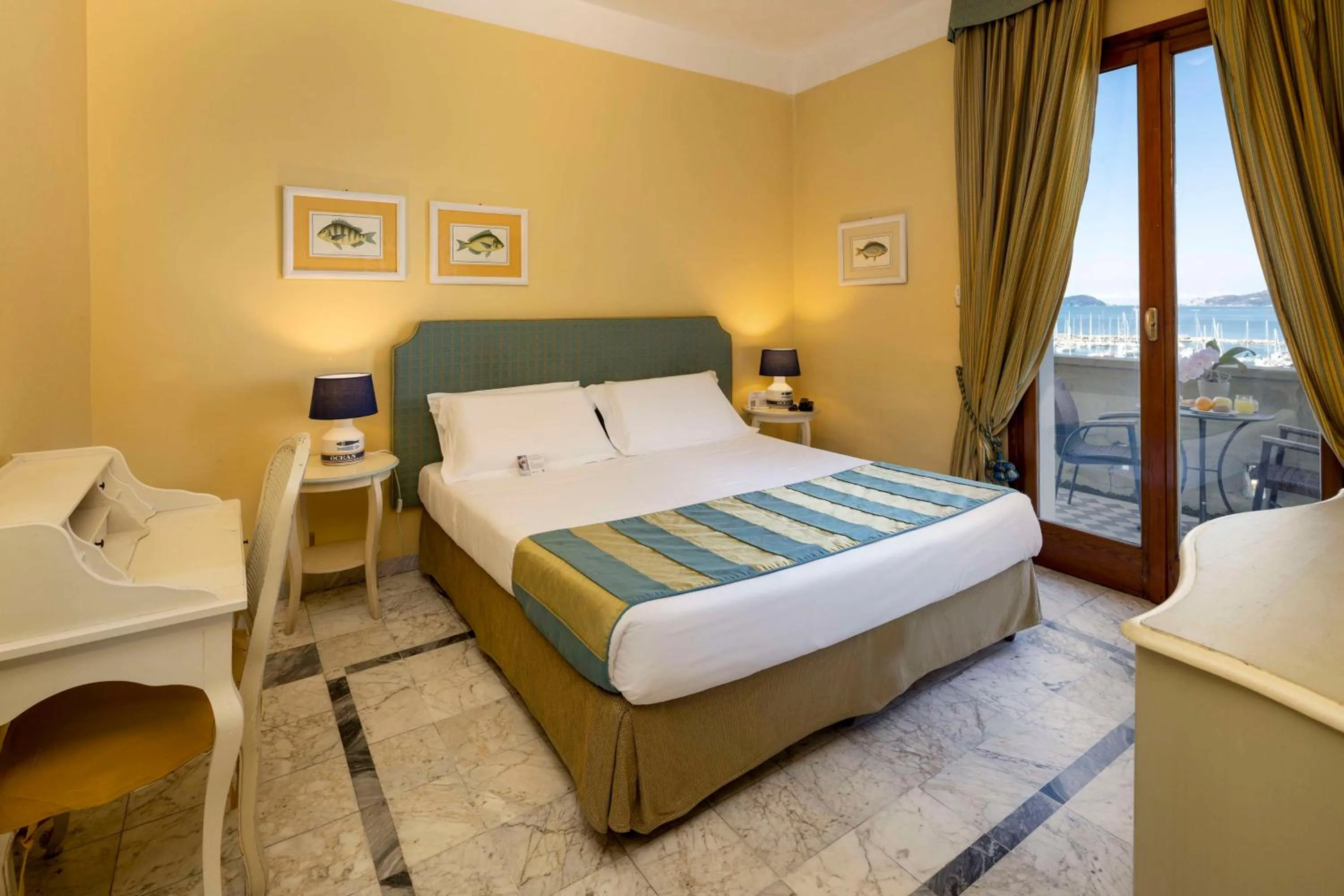 Bedroom, Bed in Hotel Shelley e delle Palme, BW Signature Collection