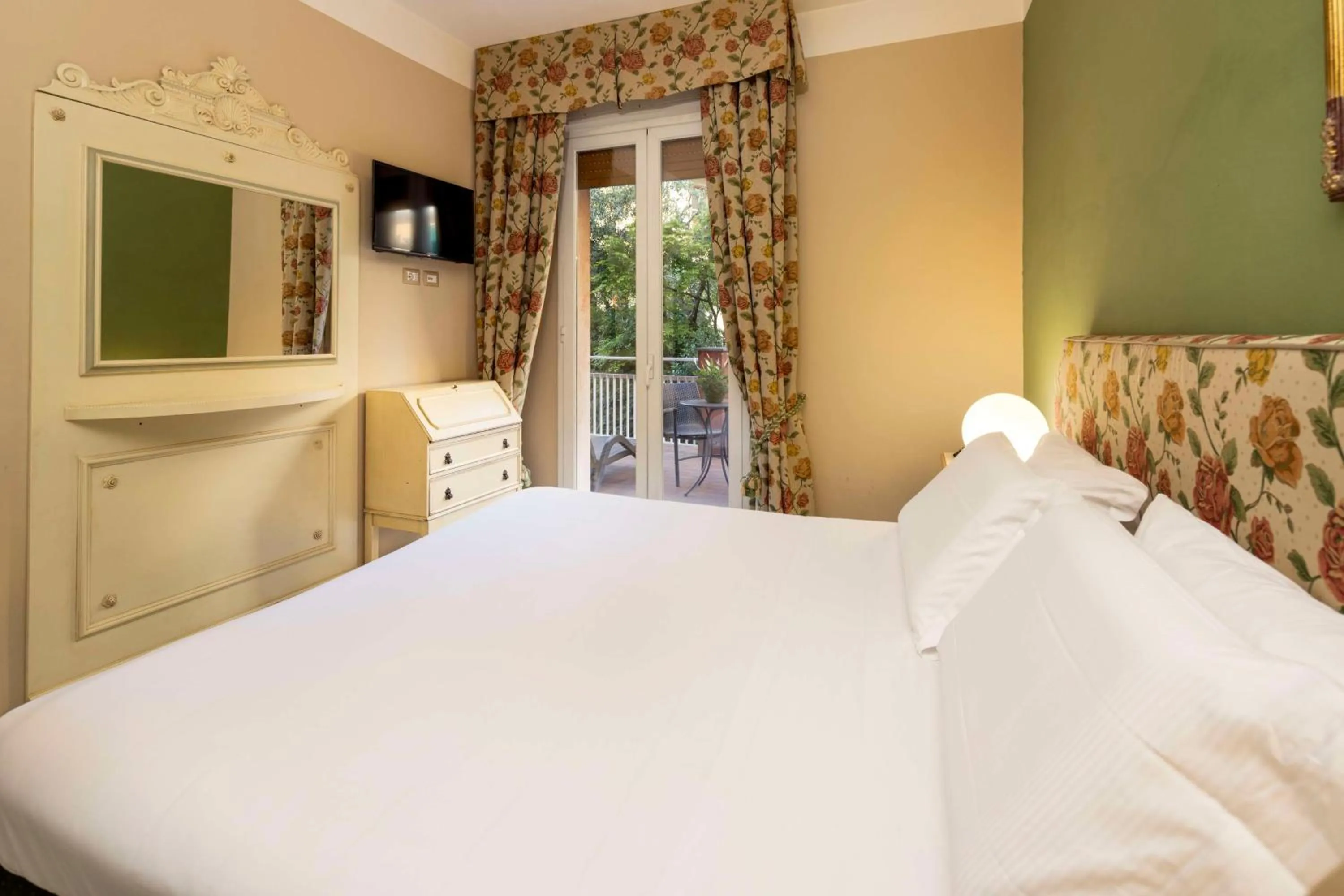 Bedroom, Bed in Hotel Shelley e delle Palme, BW Signature Collection