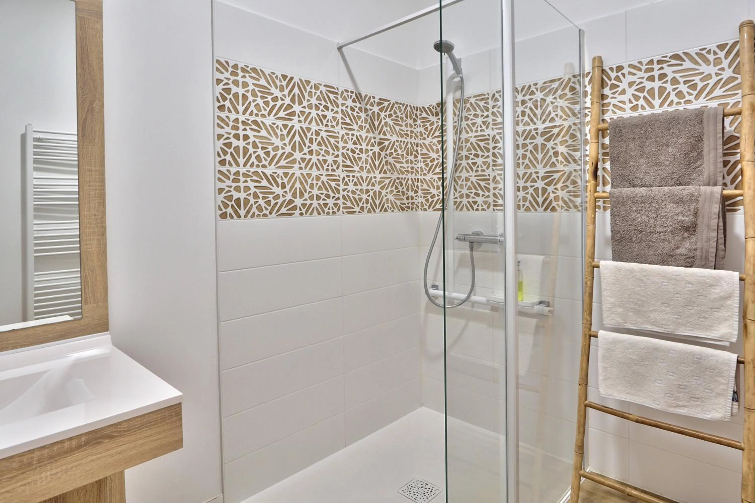 Shower in Auberge Ti'gousket