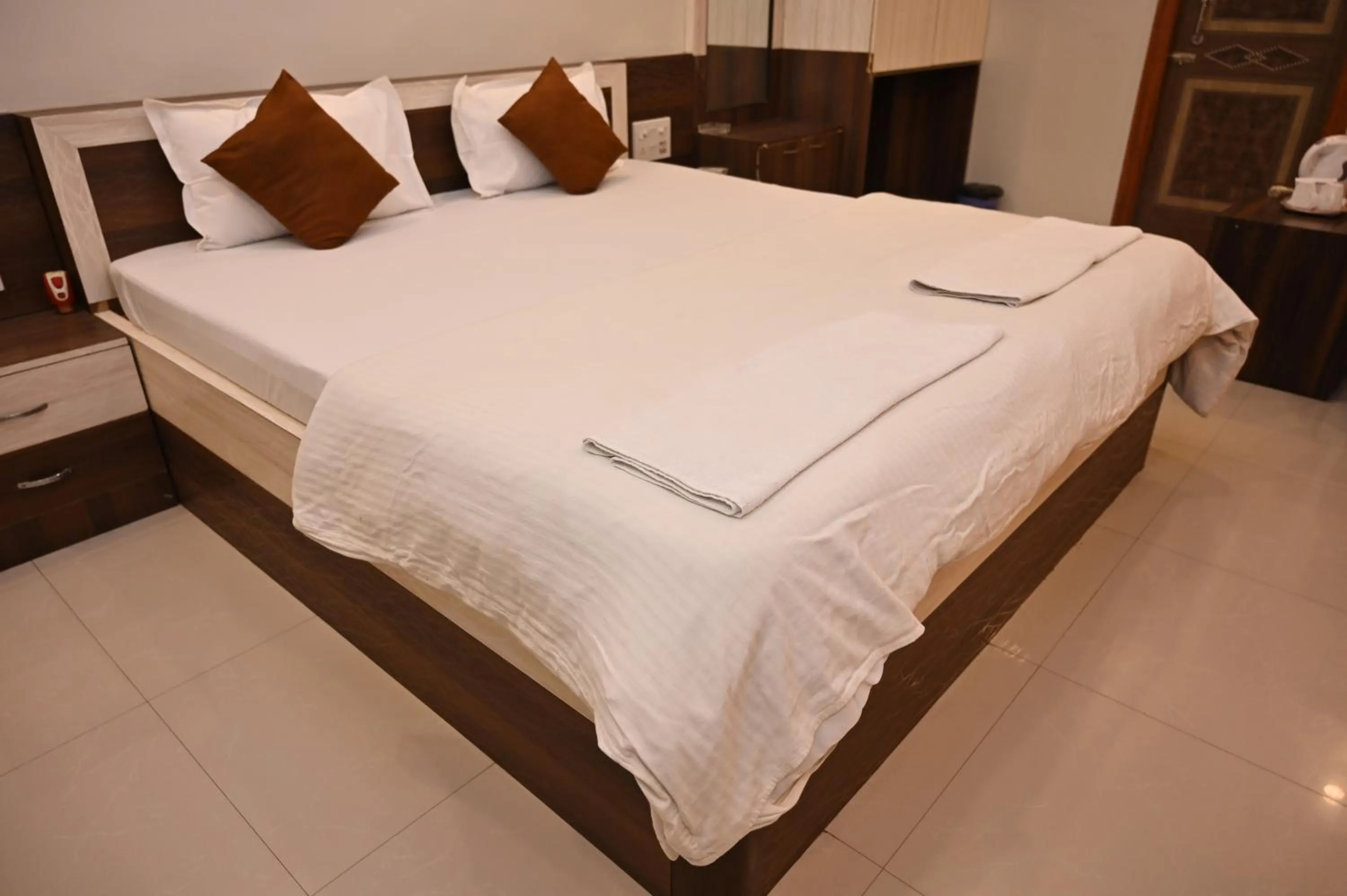 Bedroom, Bed in HOTEL GITANJALI