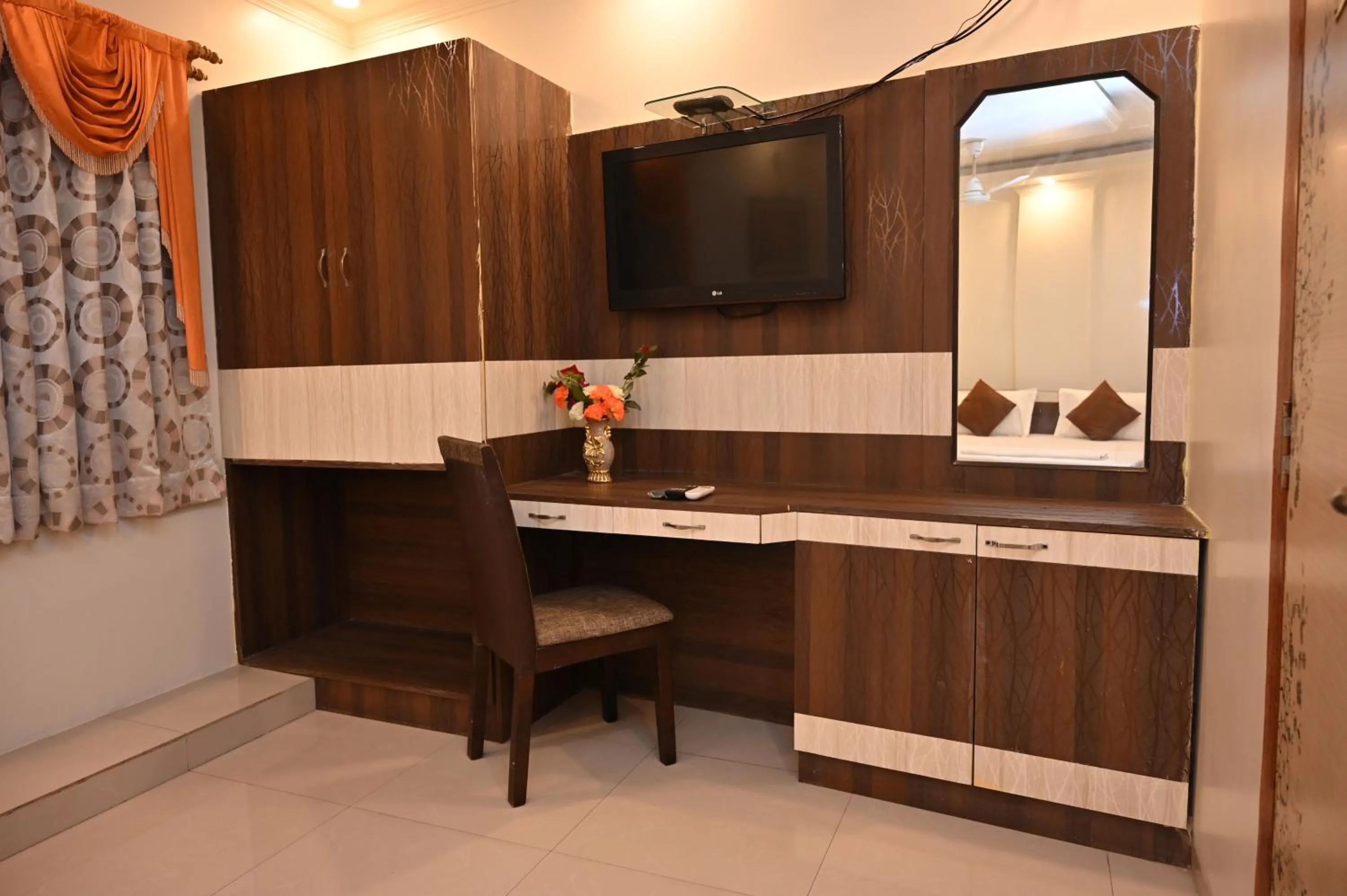 wardrobe in HOTEL GITANJALI