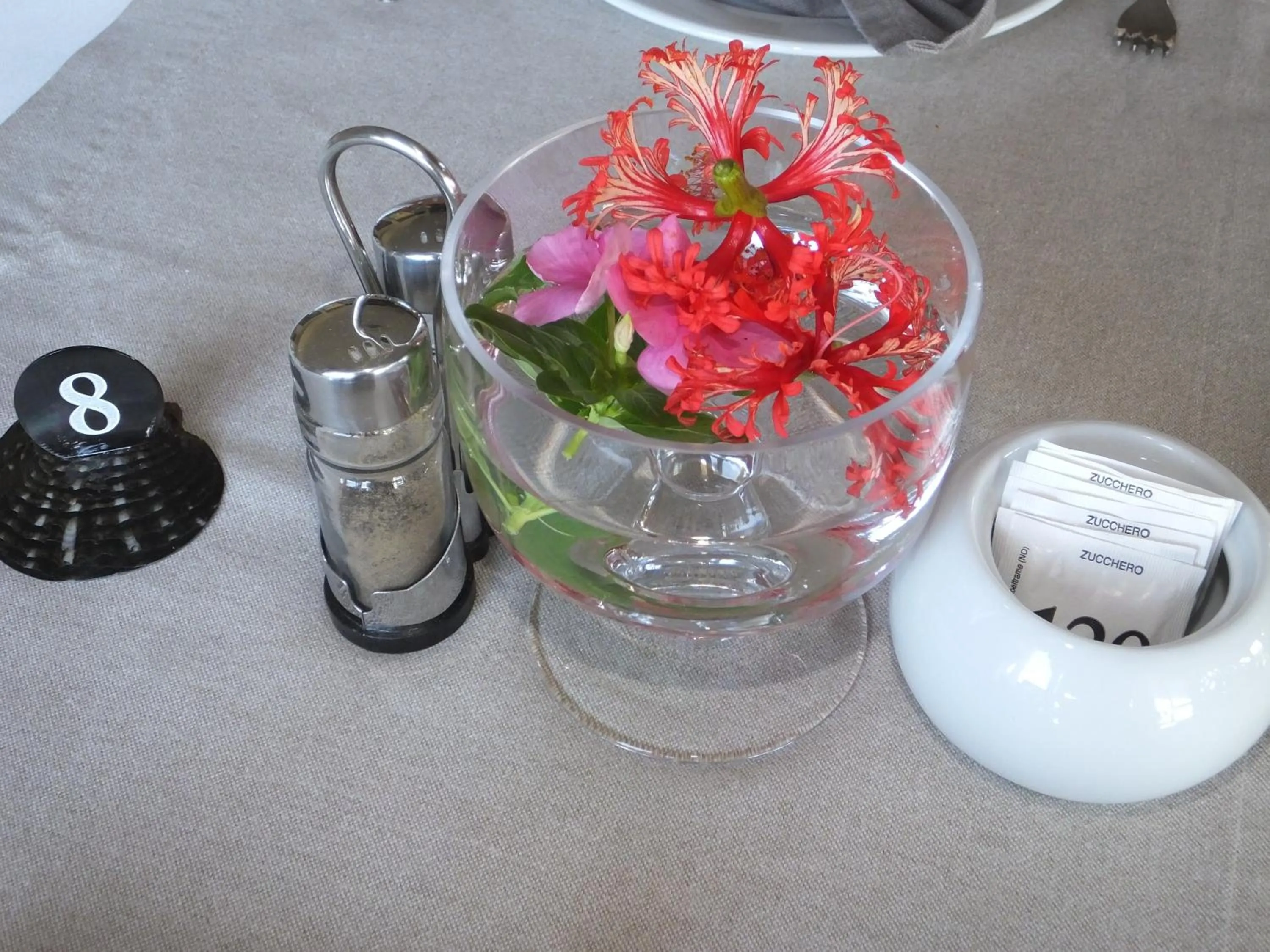 Decorative detail in Tiki Hôtel - Hôtel d'application du Lycée de Tahiti