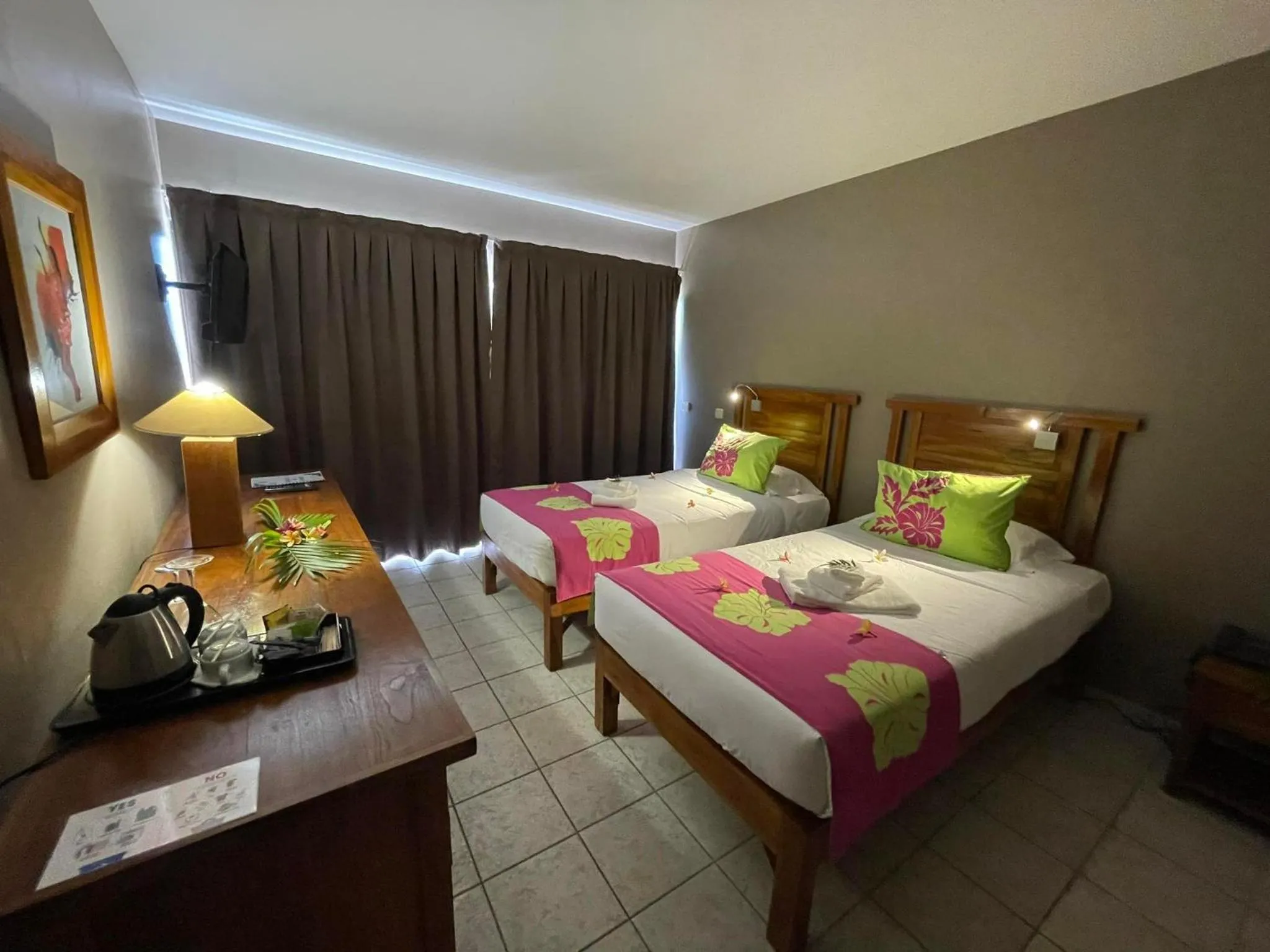 Bedroom, Bed in Tiki Hôtel - Hôtel d'application du Lycée de Tahiti