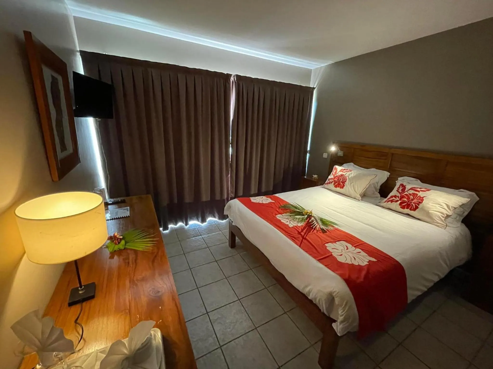 Bedroom, Bed in Tiki Hôtel - Hôtel d'application du Lycée de Tahiti