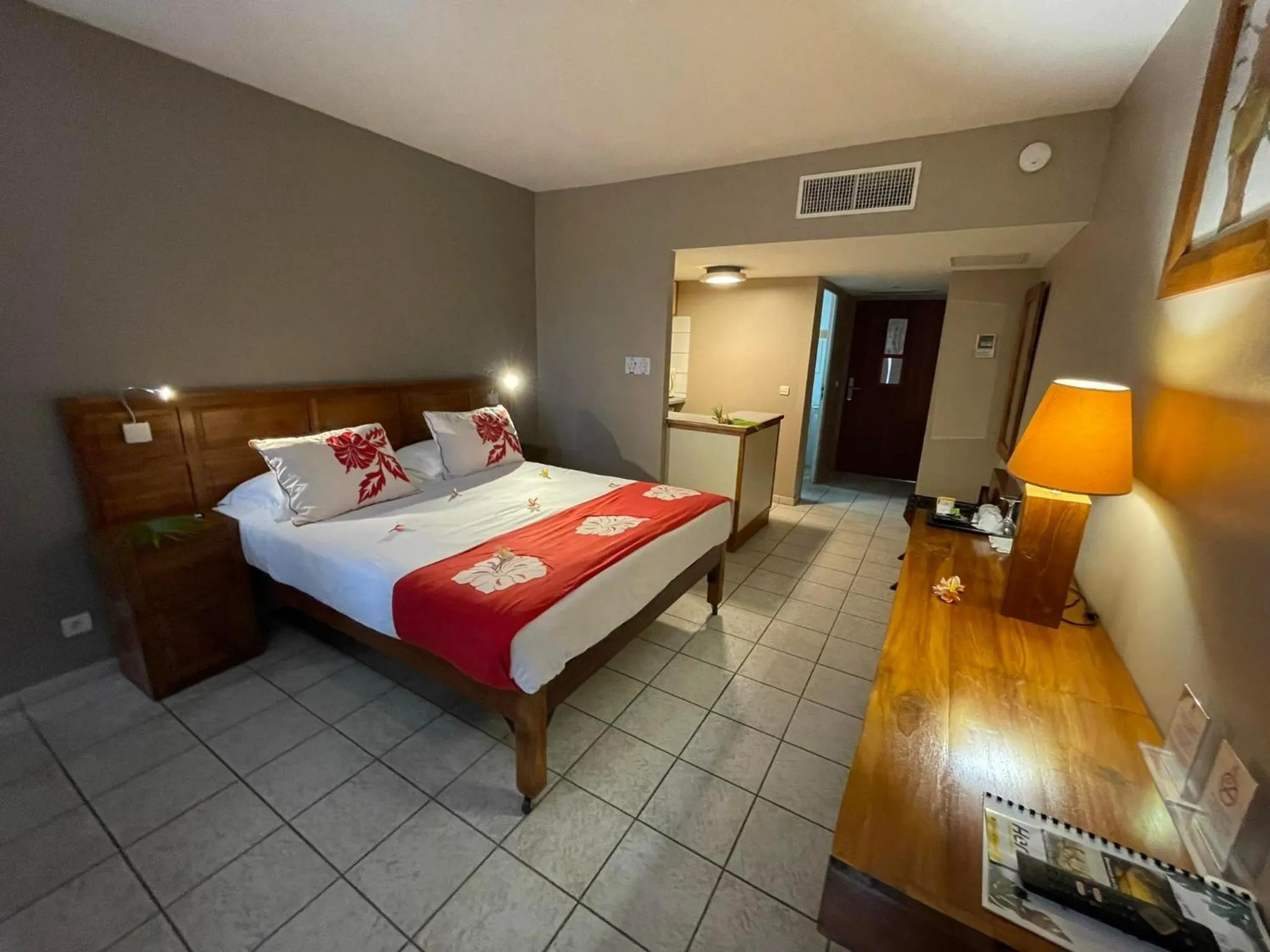 Bedroom, Bed in Tiki Hôtel - Hôtel d'application du Lycée de Tahiti