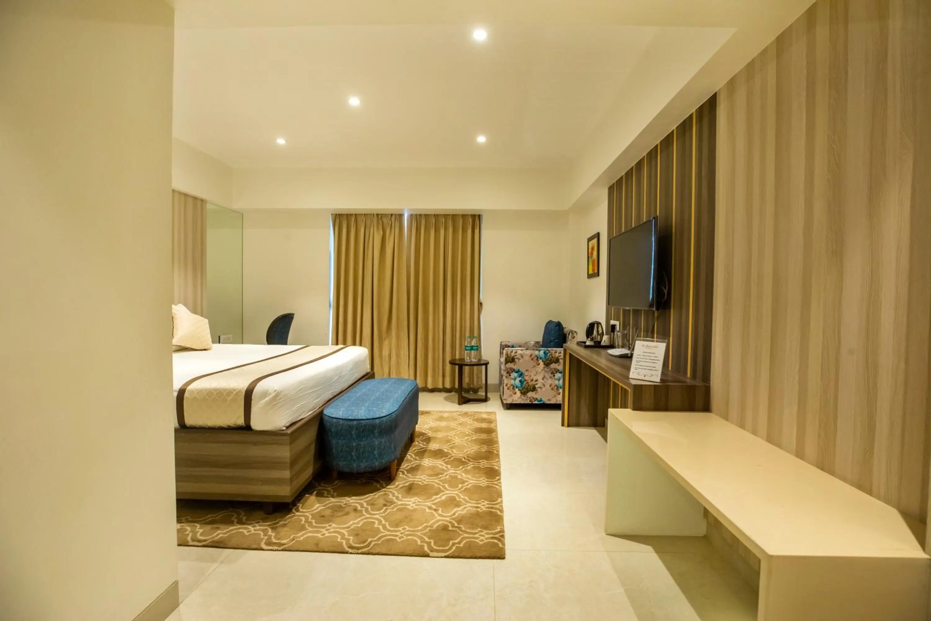 View (from property/room), Bed in The Thane Club