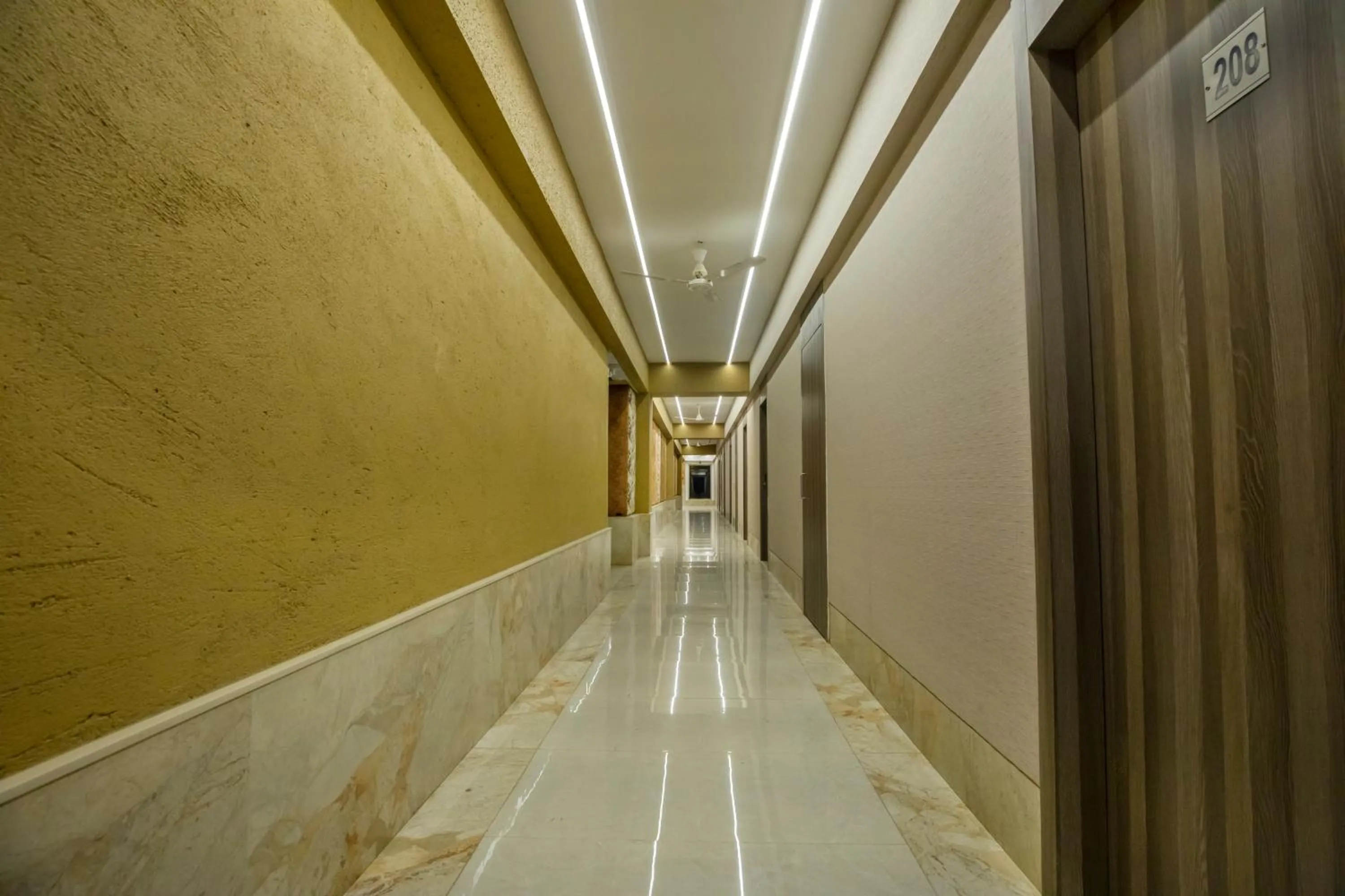 Area and facilities in The Thane Club