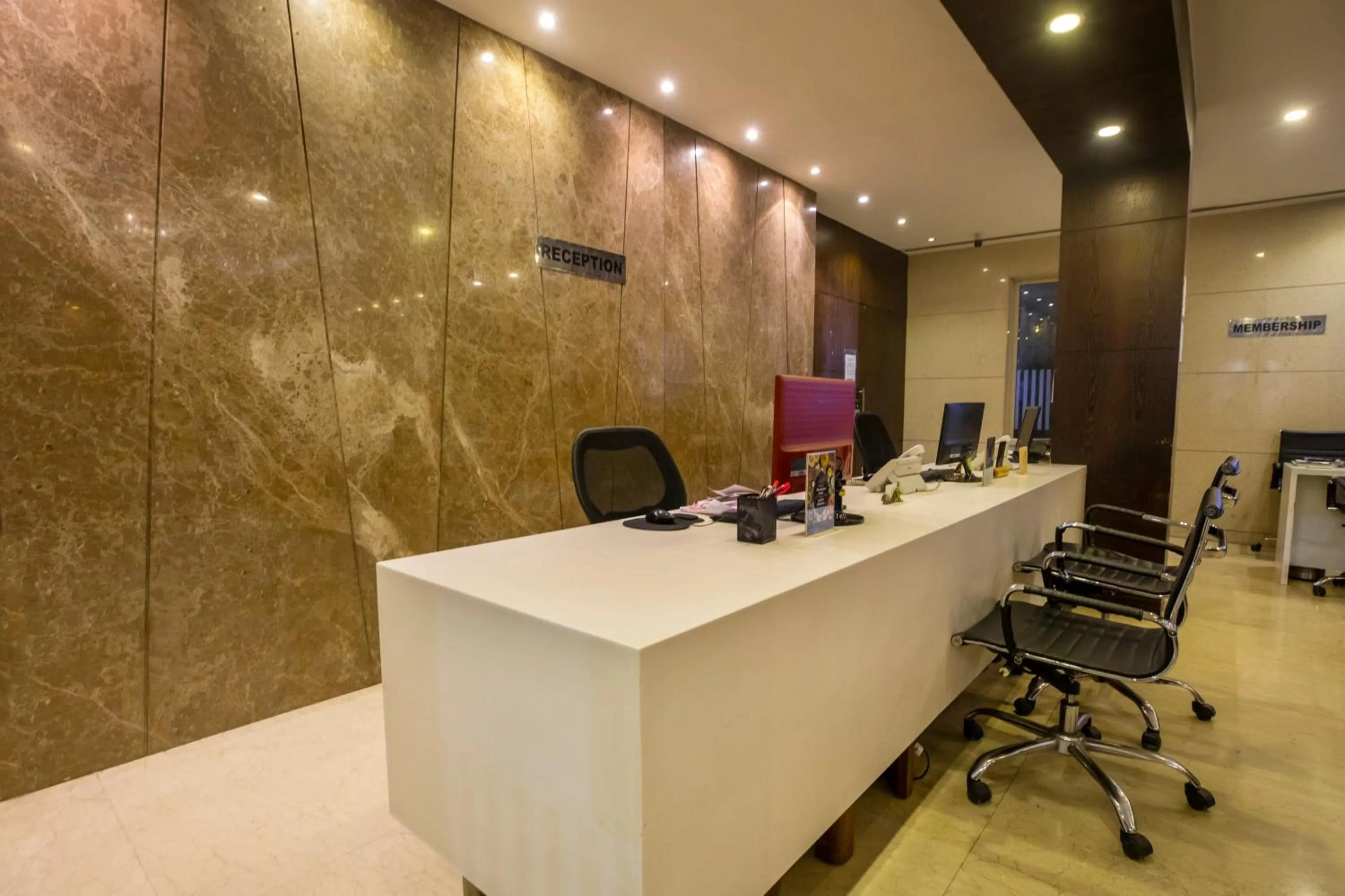 Guests in The Thane Club