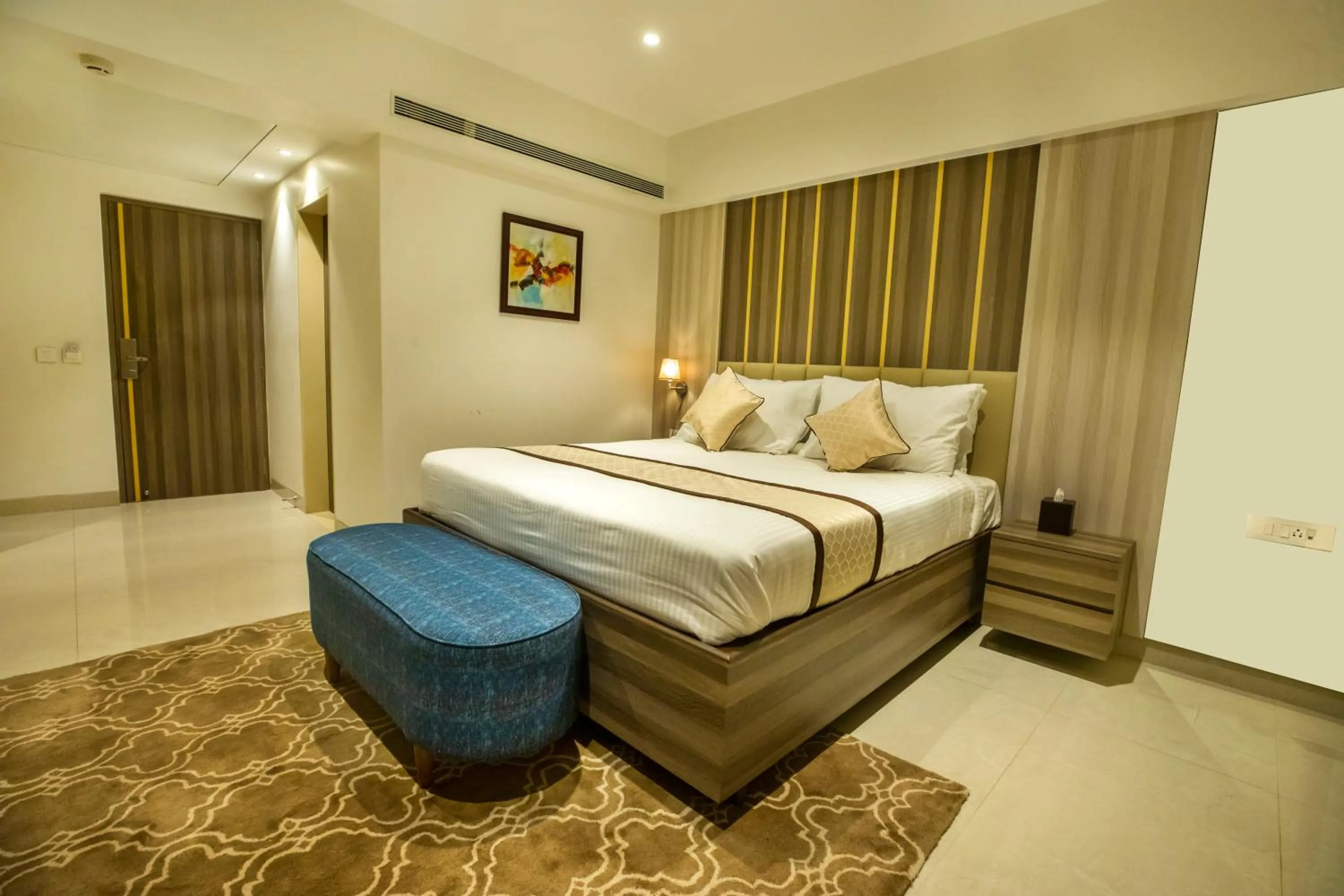 Bedroom, Bed in The Thane Club