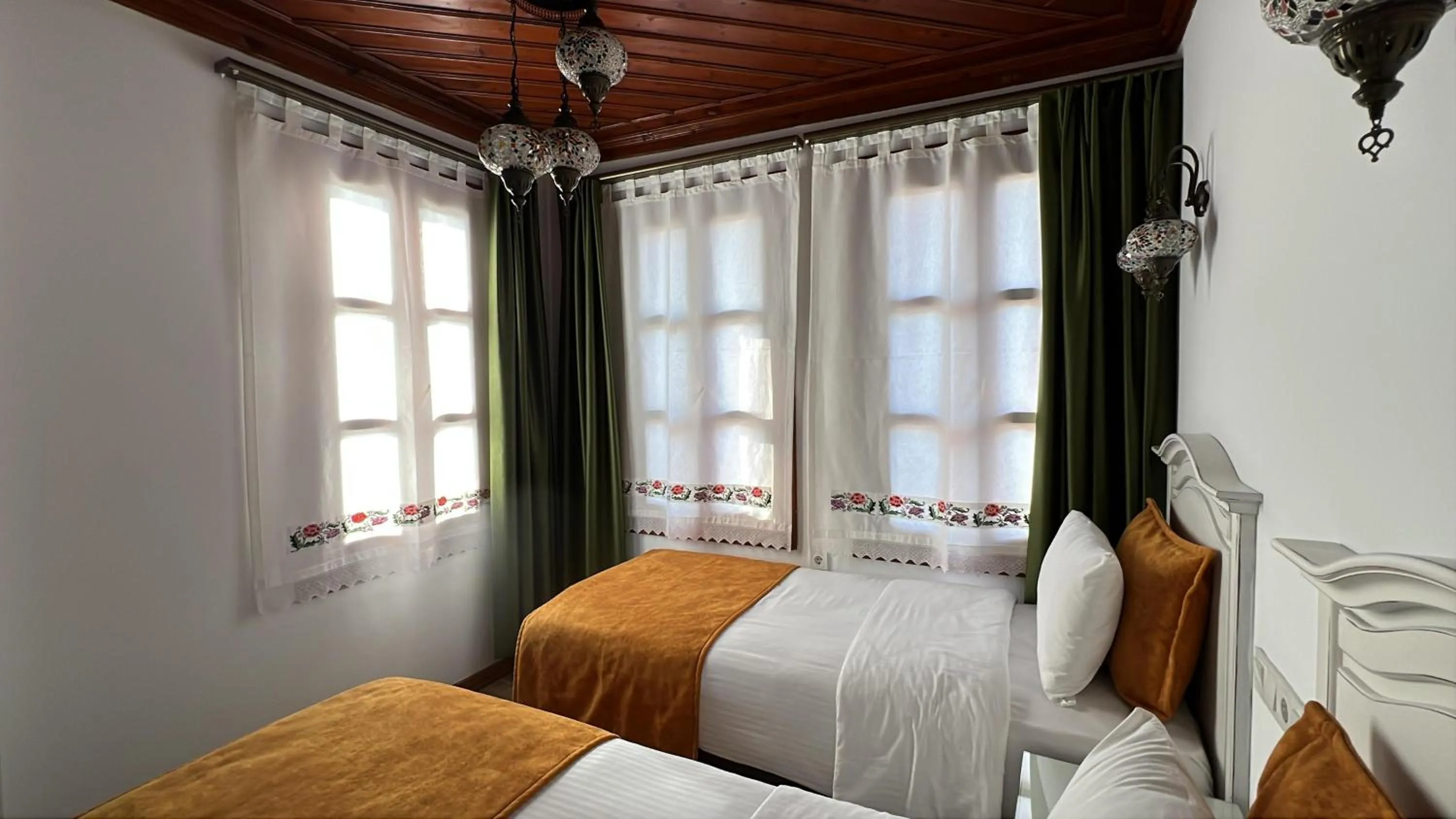 Bed in White Garden Hotel-Adult Only