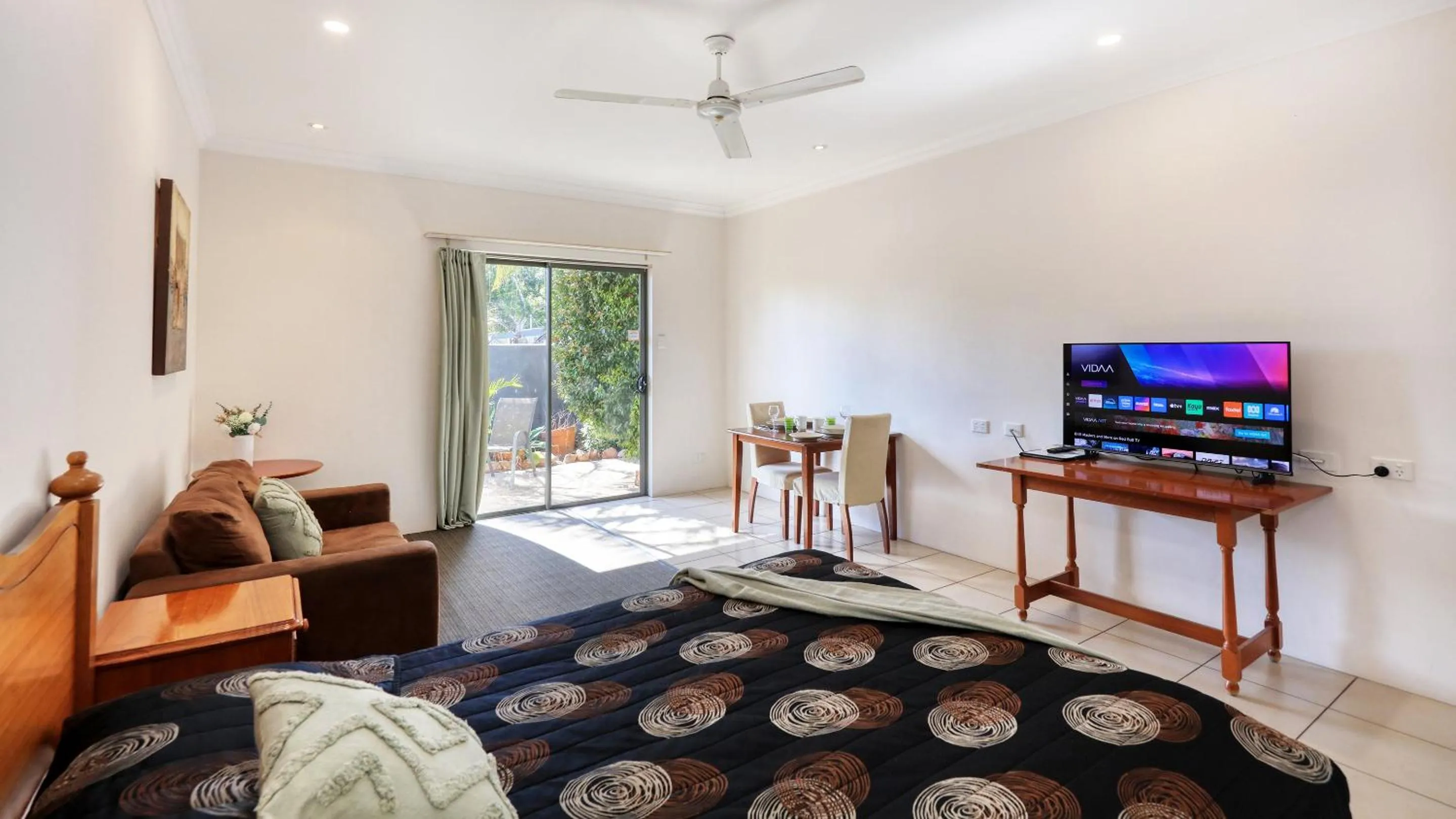 Bed in Emerald Gardens Motel & Apartments