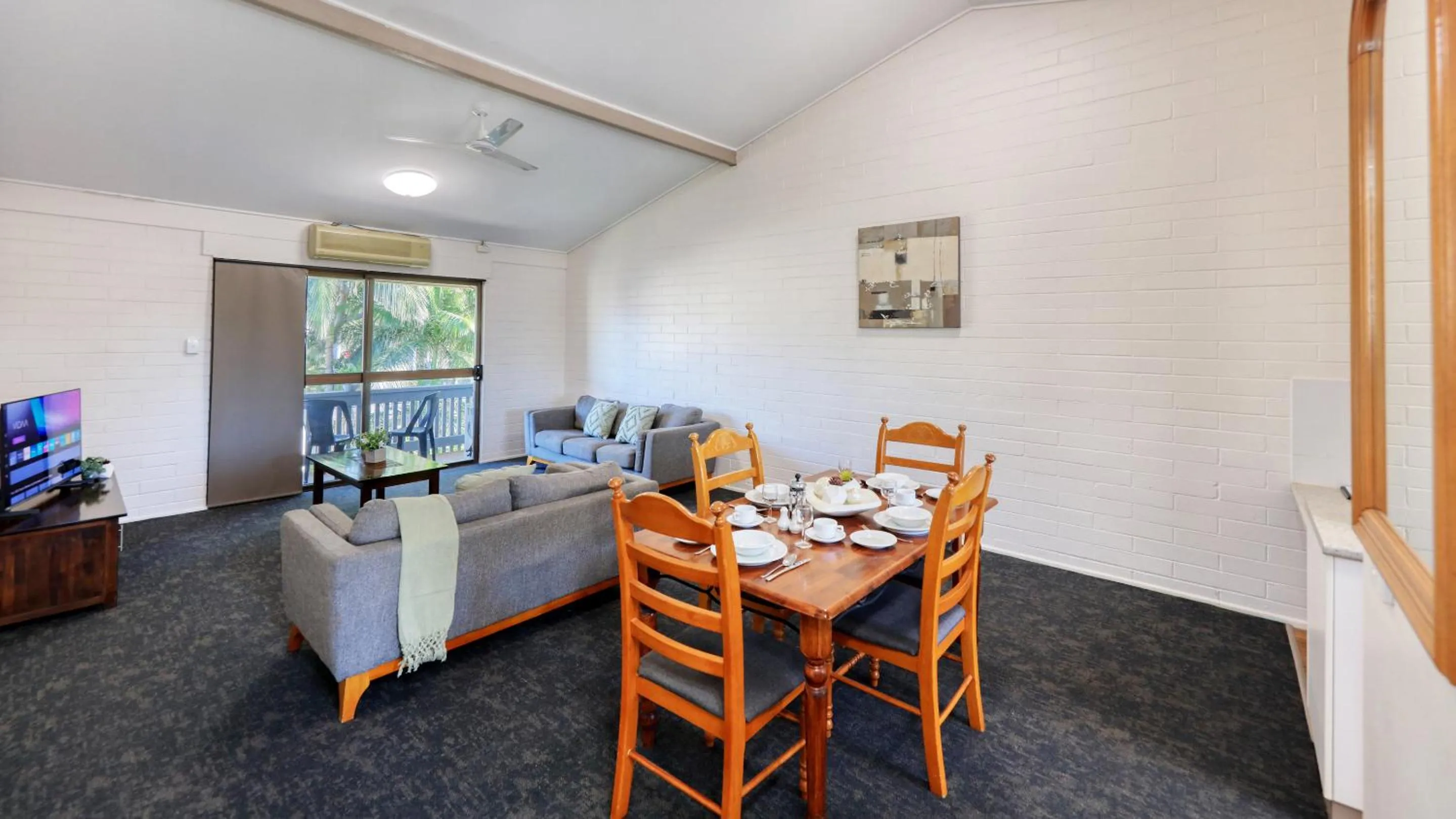 Balcony/Terrace in Emerald Gardens Motel & Apartments
