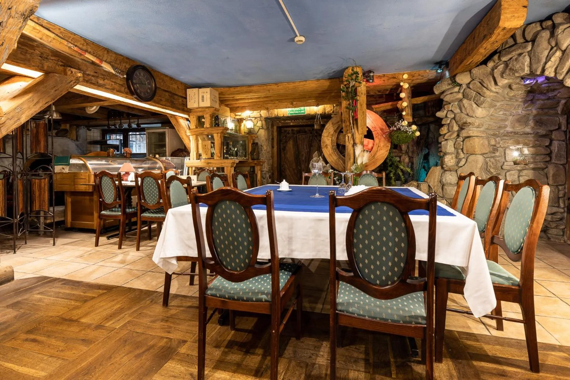 Restaurant/places to eat in Hotel Marysin Dwór