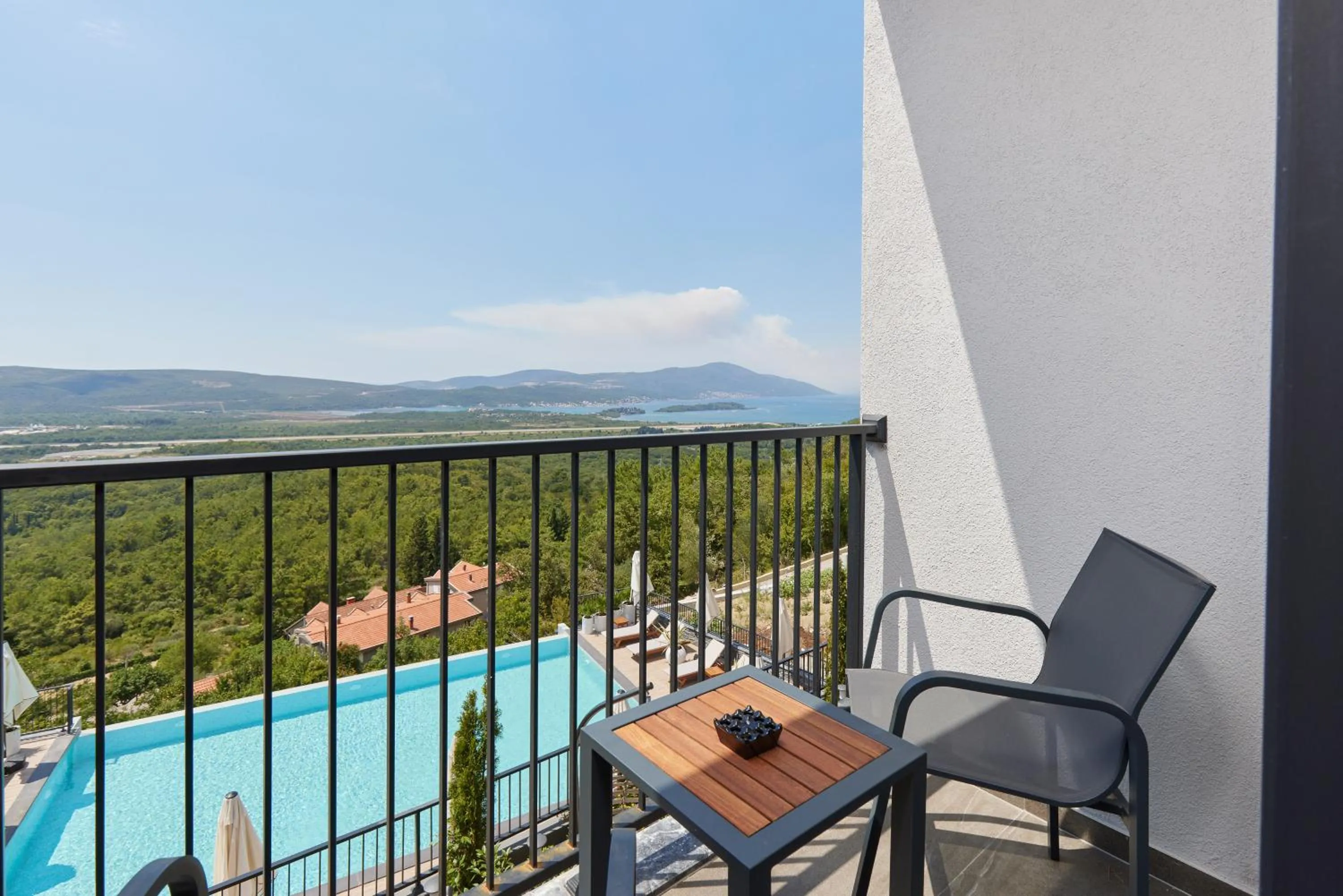 Balcony/Terrace in Bayview Hills Luxury Residences