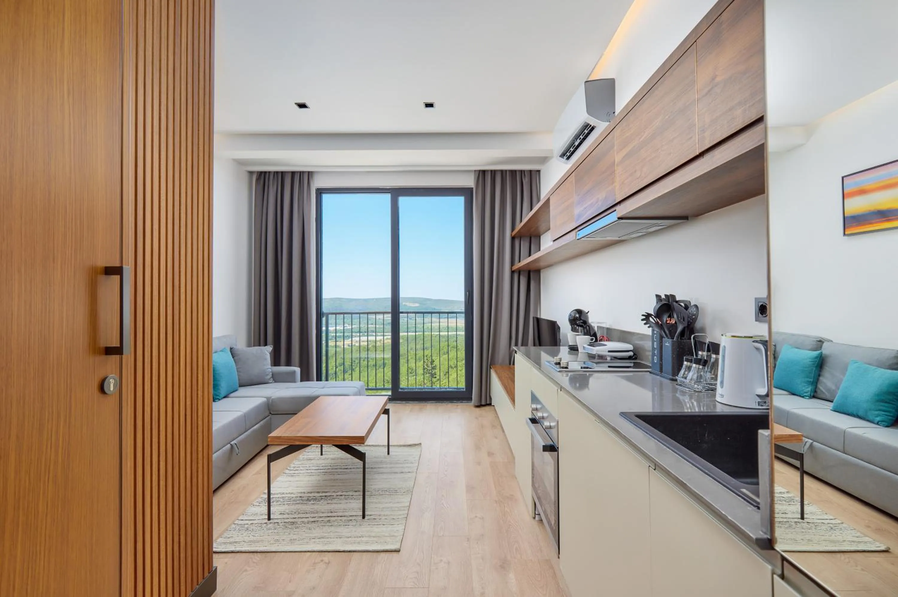 Coffee/tea facilities in Bayview Hills Luxury Residences