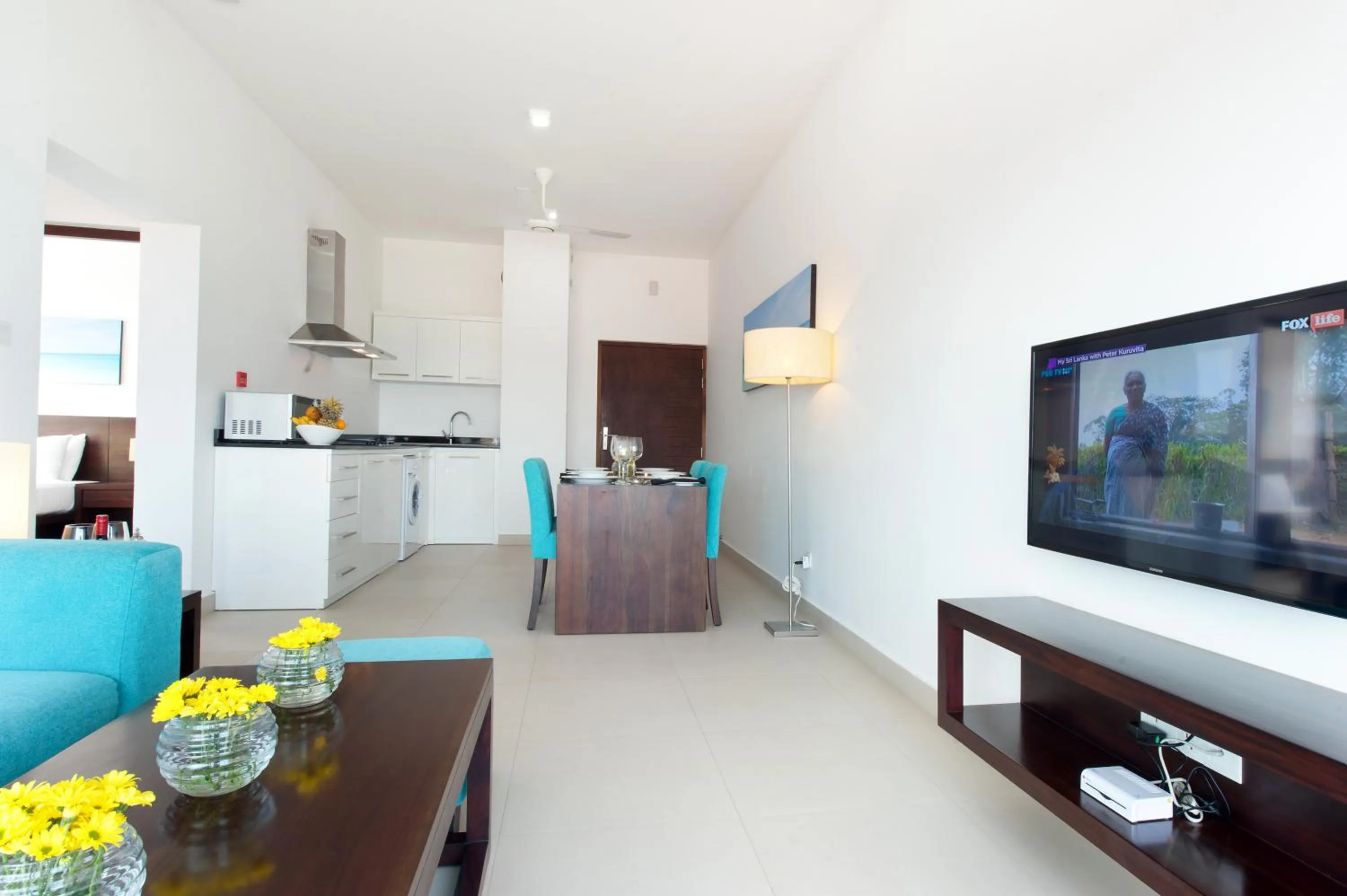 Communal lounge/ TV room in The Beach Apartments