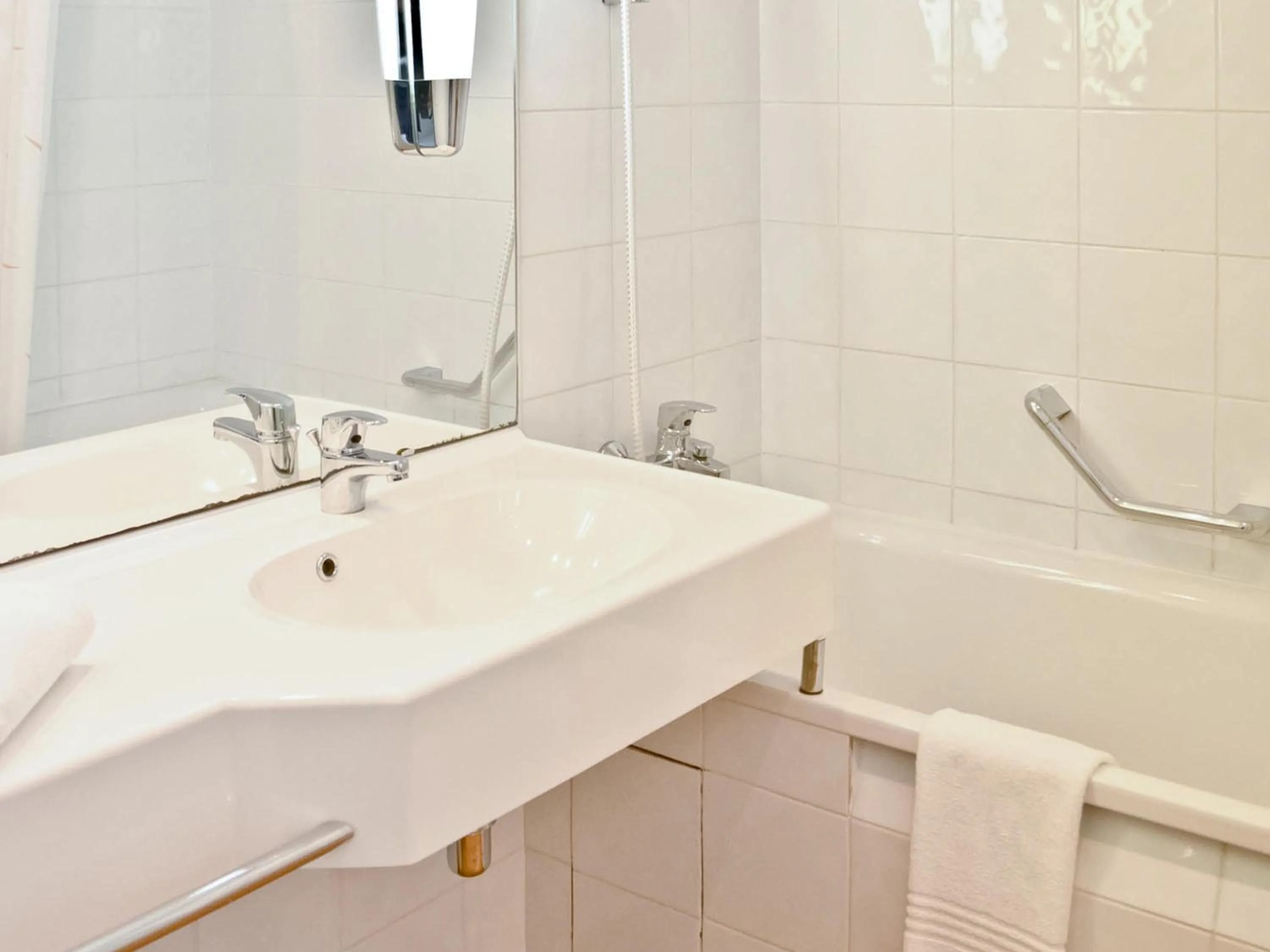 Bedroom in Novotel Poznań Malta