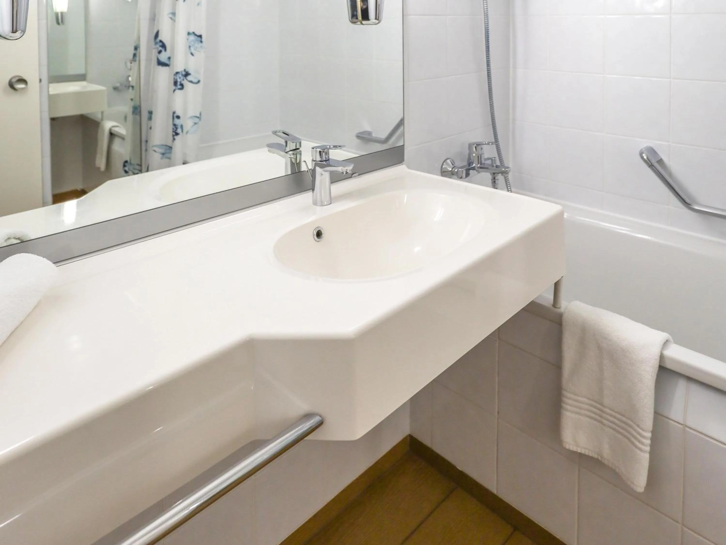 Bedroom in Novotel Poznań Malta